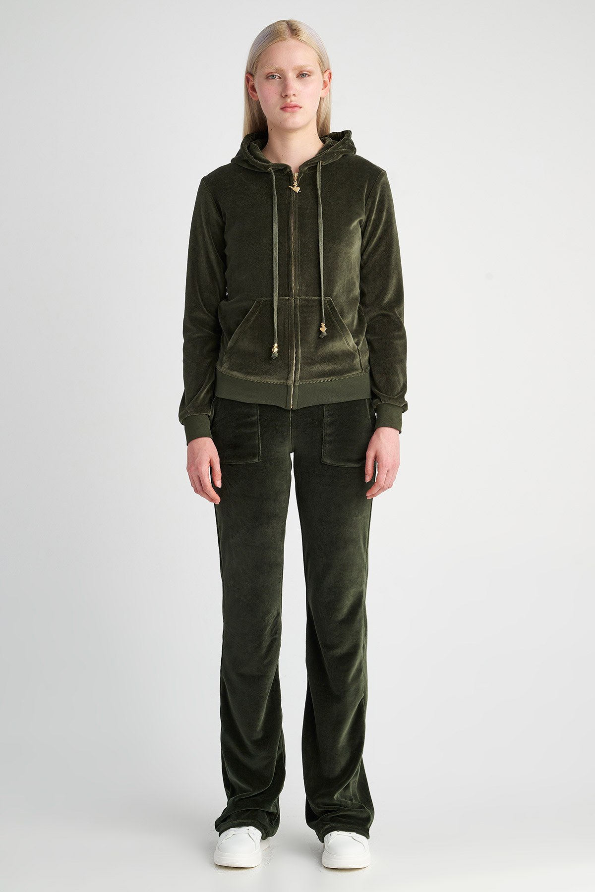 ΚΛΑΣΙΚΟ ΒΕΛΟΥΤΕ ΠΑΝΤΕΛΟΝΙ