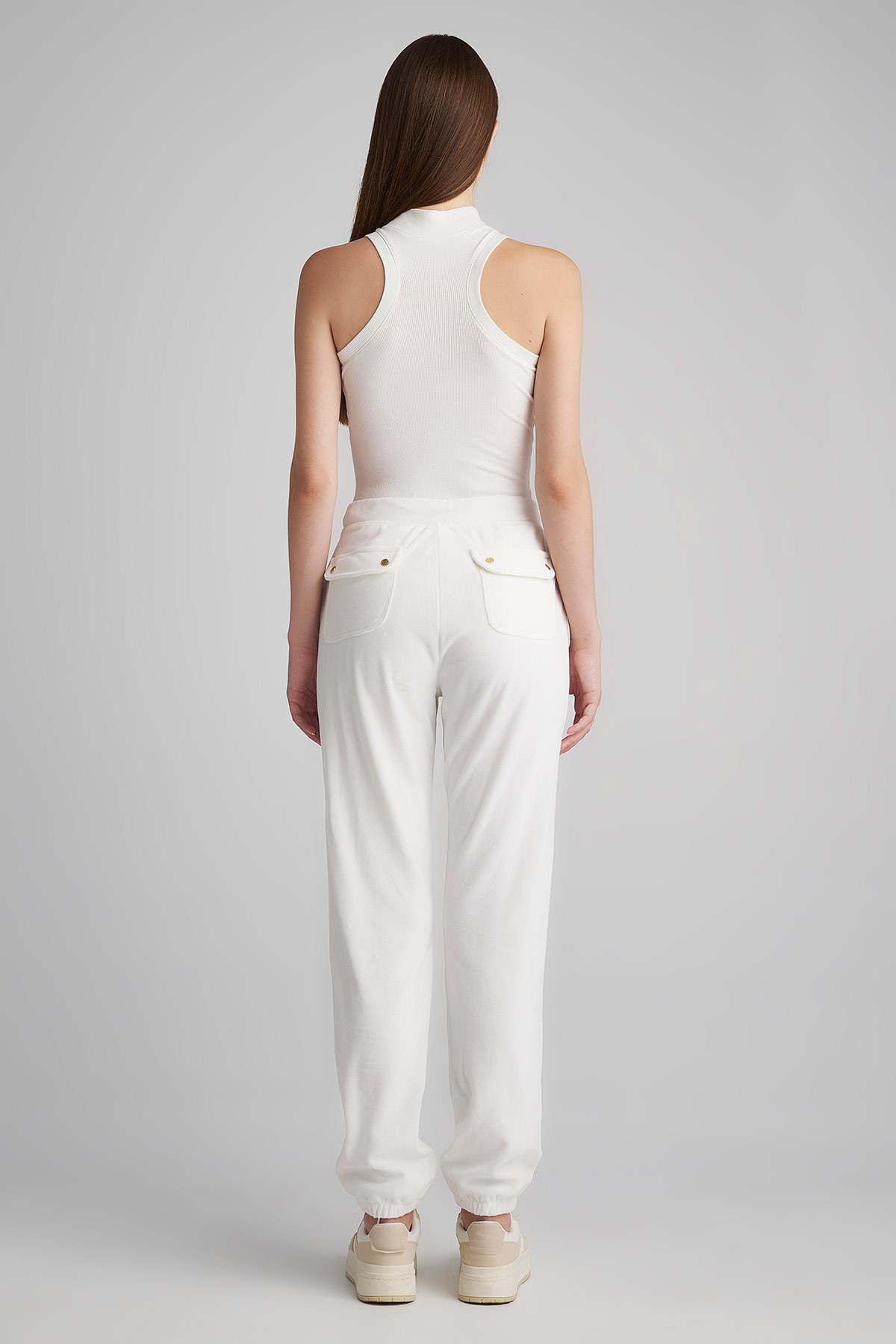 ΒΕΛΟΥΤΕ ΦΟΡΜΑ ΜΕ ΛΑΣΤΙΧΟ ΣΤΟΝ ΑΣΤΡΑΓΑΛΟ φωτογραφία