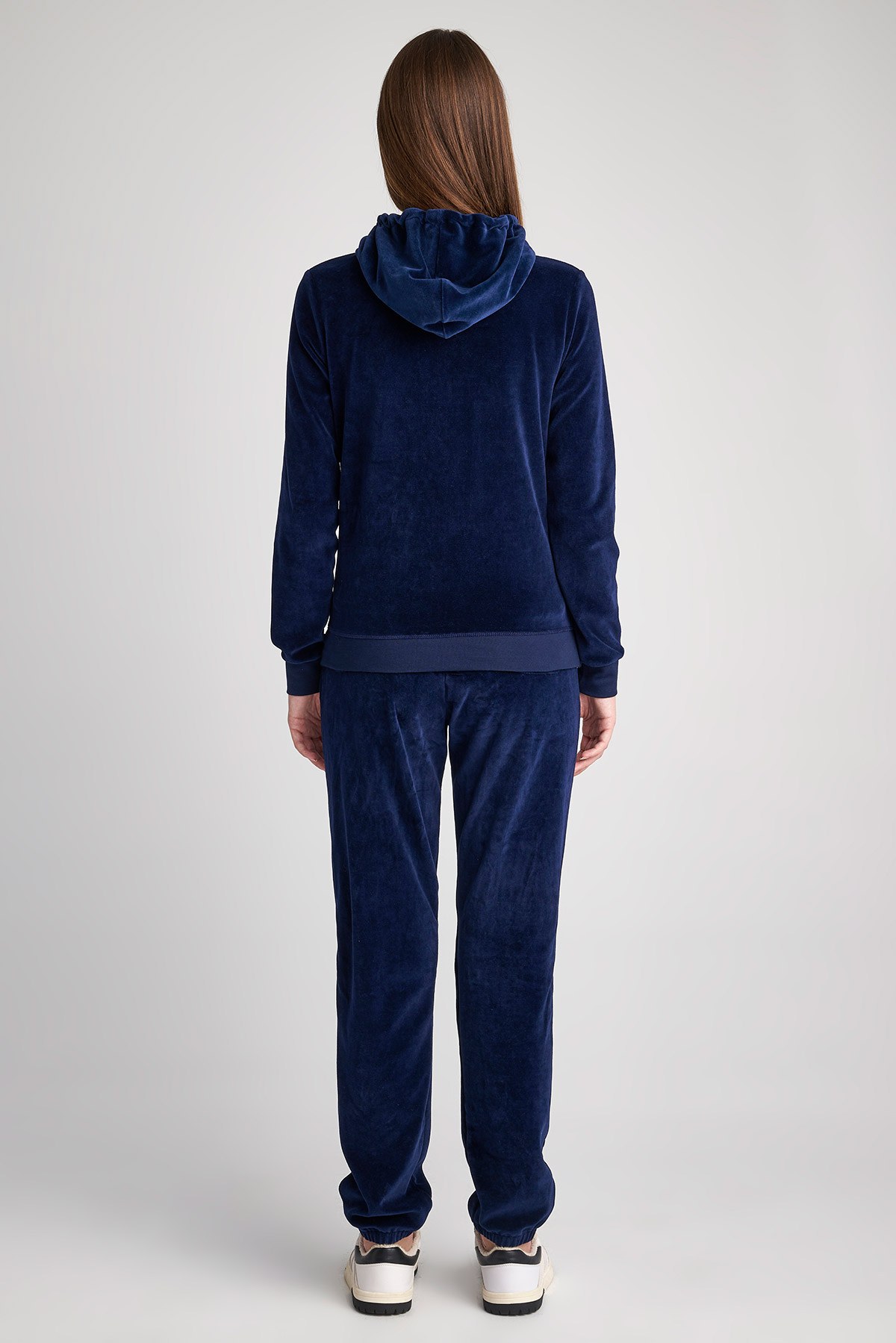 ΒΕΛΟΥΤΕ ΦΟΡΜΑ ΜΕ ΛΑΣΤΙΧΟ ΣΤΟΝ ΑΣΤΡΑΓΑΛΟ φωτογραφία