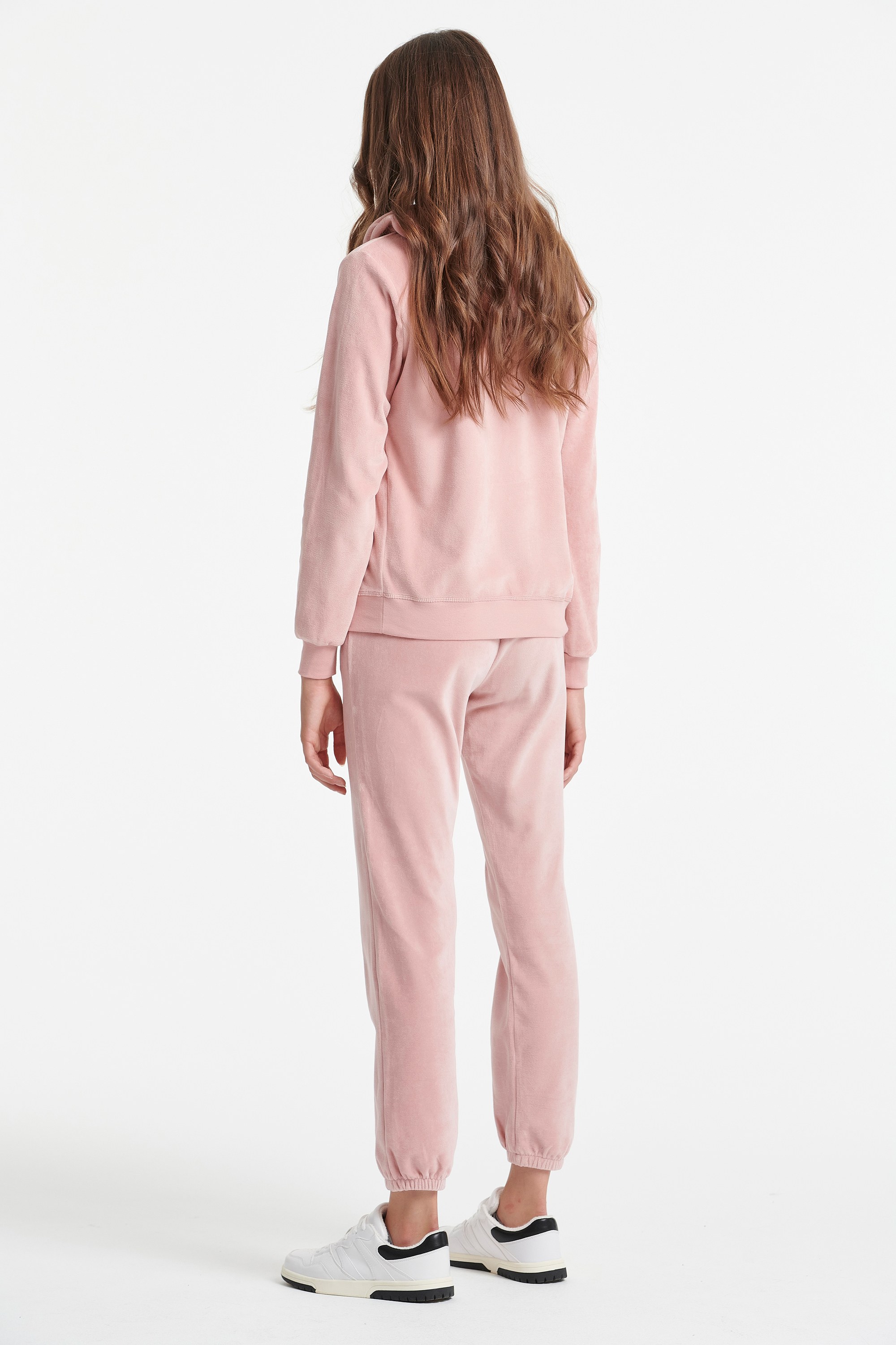 ΒΕΛΟΥΤΕ ΦΟΡΜΑ ΜΕ ΛΑΣΤΙΧΟ ΣΤΟΝ ΑΣΤΡΑΓΑΛΟ φωτογραφία