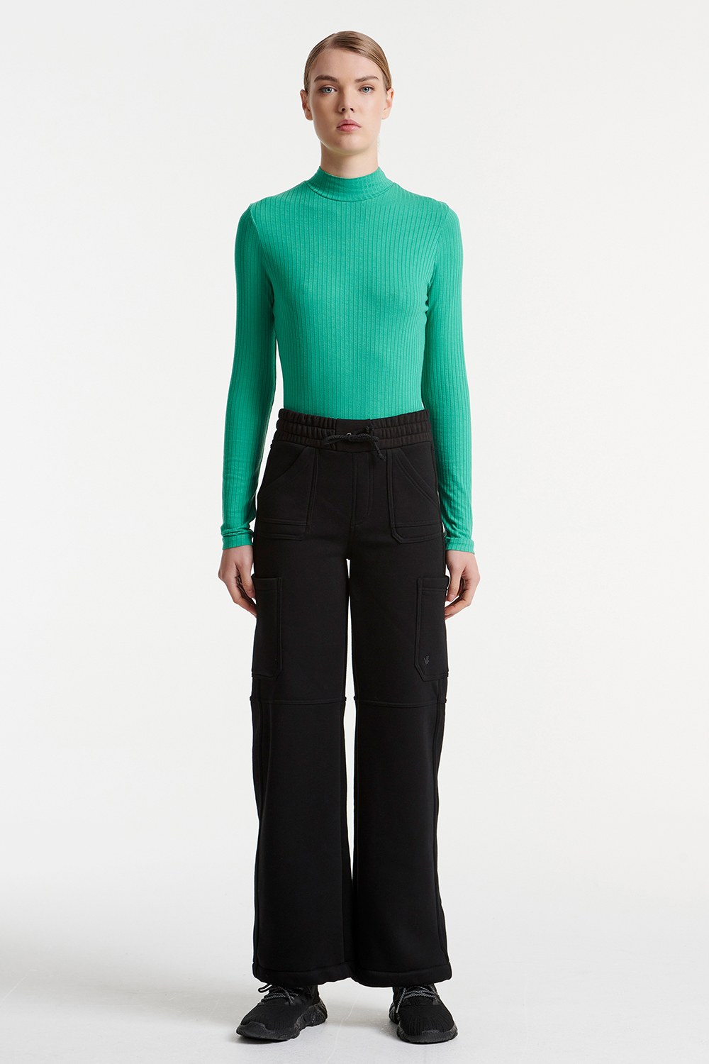 ΜΑΚΡΥΜΑΝΙΚΗ ΕΛΑΣΤΙΚΗ ΜΠΛΟΥΖΑ φωτογραφία