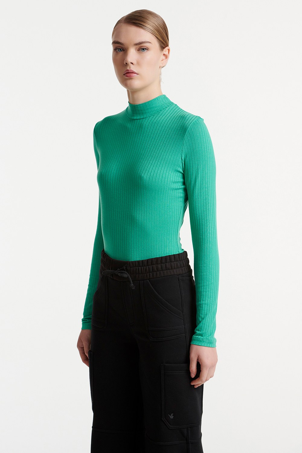 ΜΑΚΡΥΜΑΝΙΚΗ ΕΛΑΣΤΙΚΗ ΜΠΛΟΥΖΑ φωτογραφία