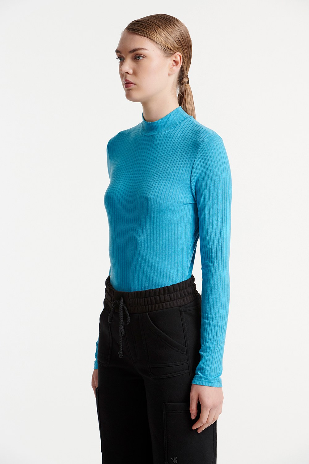 ΜΑΚΡΥΜΑΝΙΚΗ ΕΛΑΣΤΙΚΗ ΜΠΛΟΥΖΑ φωτογραφία