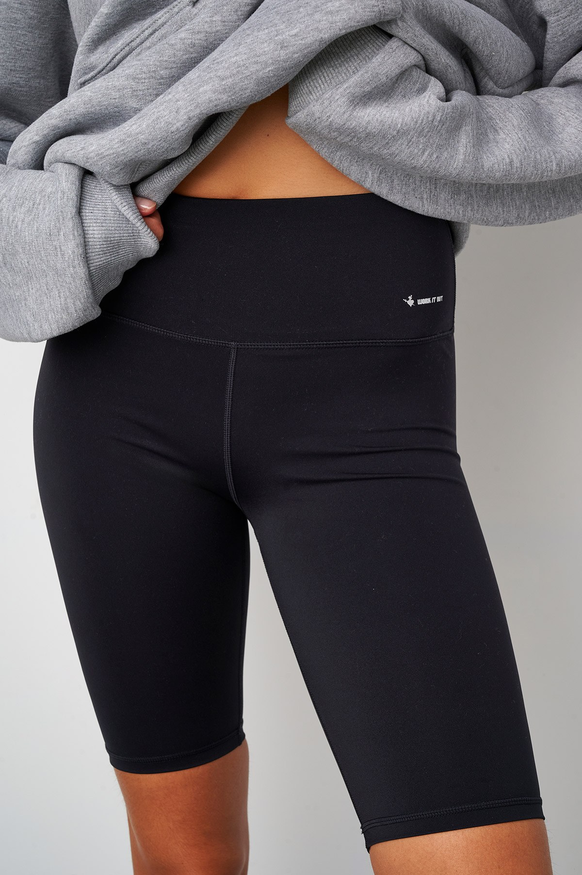 2ND SKIN ΨΗΛΟΜΕΣΟ ΚΟΝΤΟ ΚΟΛΑΝ ΣΤΥΛ ΠΟΔΗΛΑΤΙΚΟ φωτογραφία