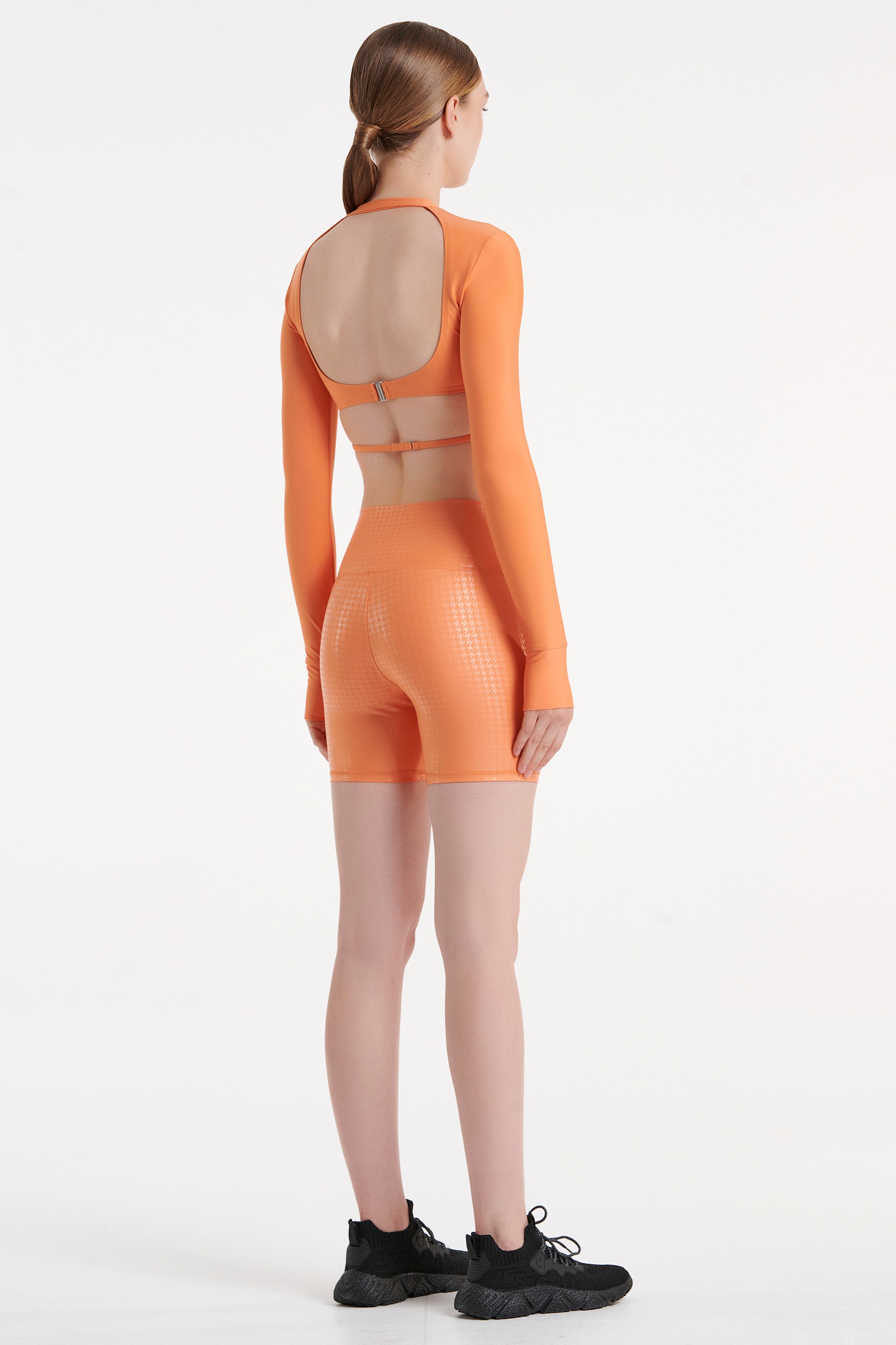 ΨΗΛΟΜΕΣΟ ΚΟΝΤΟ ΠΟΔΗΛΑΤΙΚΟ ΣΟΡΤΣ φωτογραφία