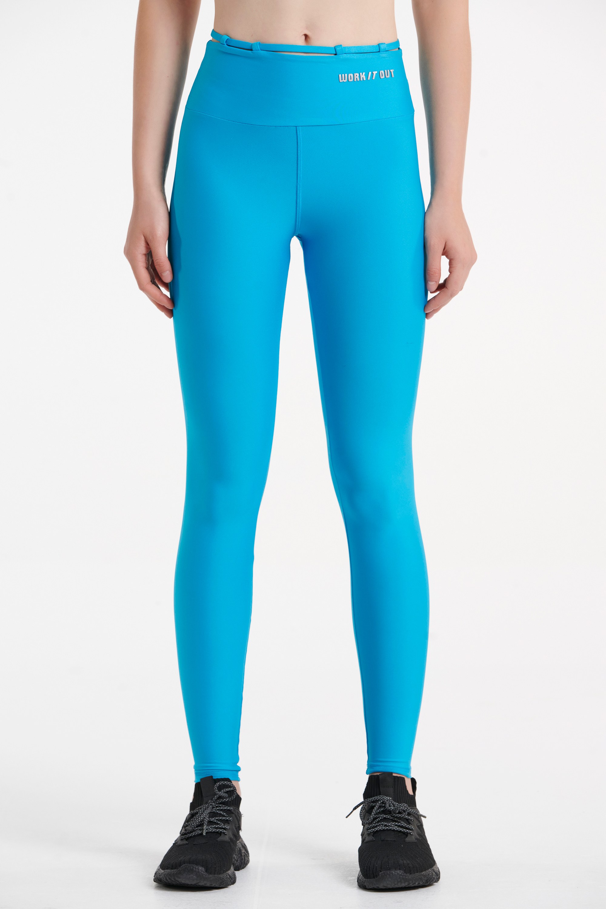 ΜΟΝΟΧΡΩΜΟ ΨΗΛΟΜΕΣΟ ΚΟΛΑΝ ΓΥΜΝΑΣΤΙΚΗΣ φωτογραφία