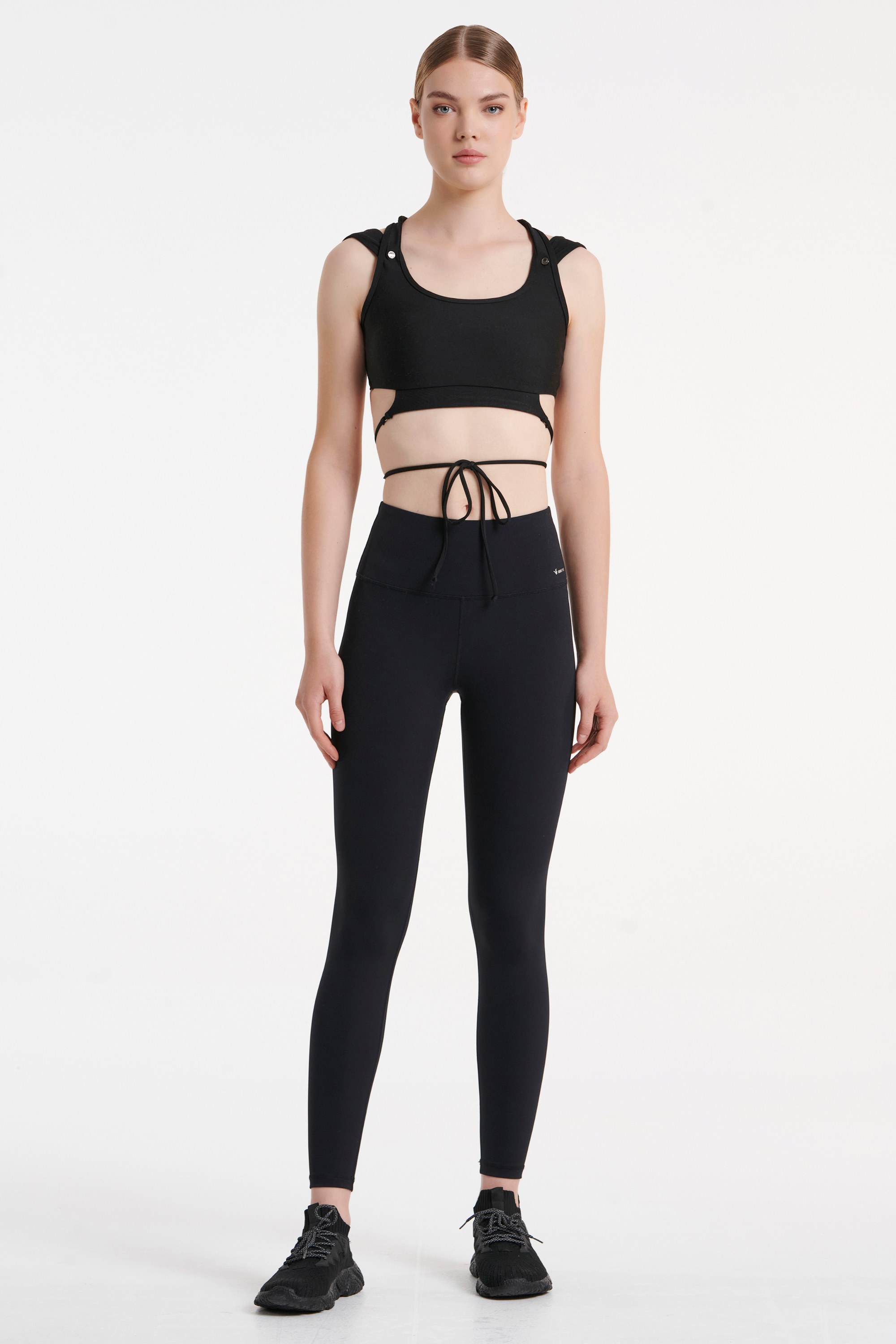 ΚΟΝΤΟ ΤΟΠ/ΜΠΟΥΣΤΑΚΙ ΓΥΜΝΑΣΤΙΚΗΣ ΜΕ ΧΙΑΣΤΙ ΤΙΡΑΝΤΕΣ φωτογραφία