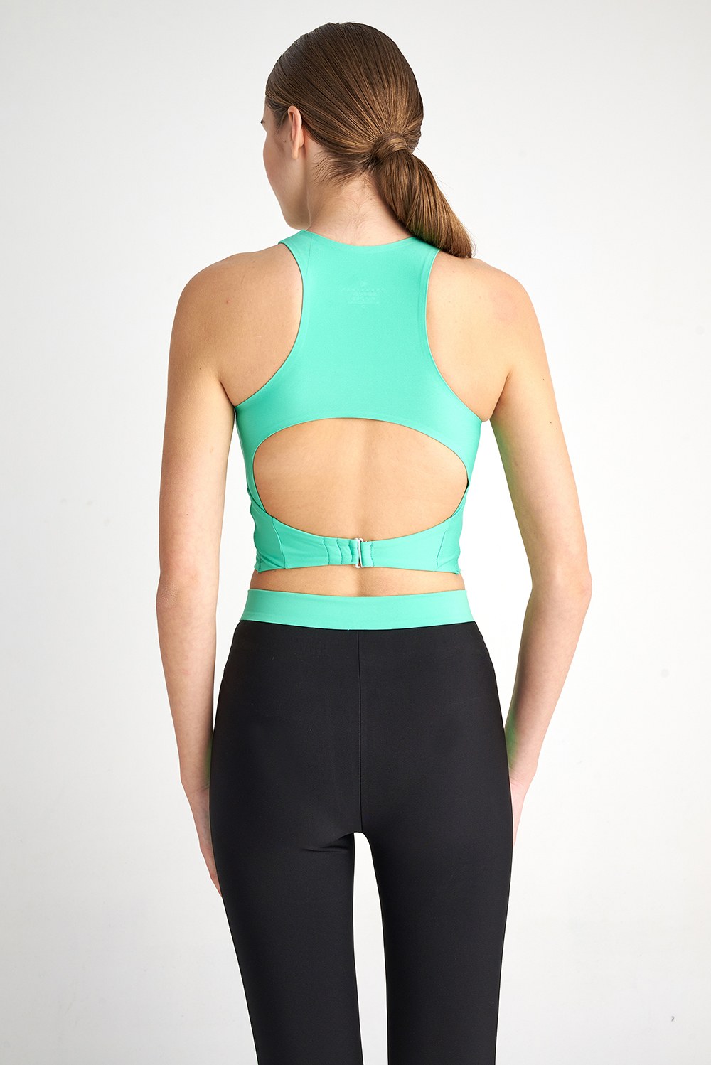 ΚΟΝΤΟ ΤΟΠ / ΜΠΟΥΣΤΑΚΙ ΓΥΜΝΑΣΤΙΚΗΣ φωτογραφία