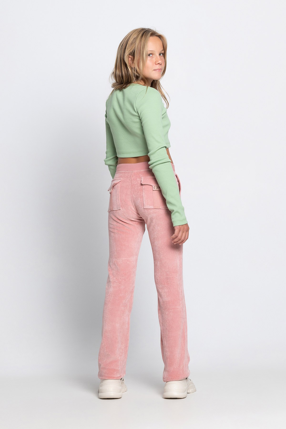 ΚΟΝΤΗ ΕΦΗΒΙΚΗ ΡΙΜΠ ΜΠΛΟΥΖΑ φωτογραφία