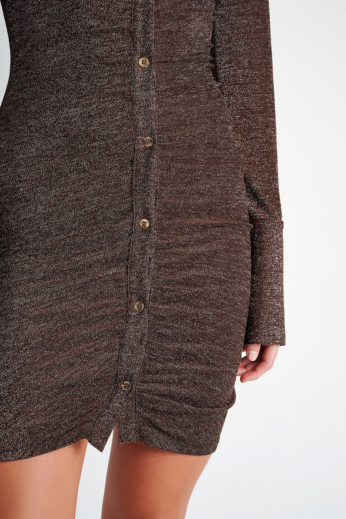 ΜΑΚΡΥΜΑΝΙΚΟ ΦΟΡΕΜΑ ΜΕ ΚΟΥΜΠΙΑ φωτογραφία