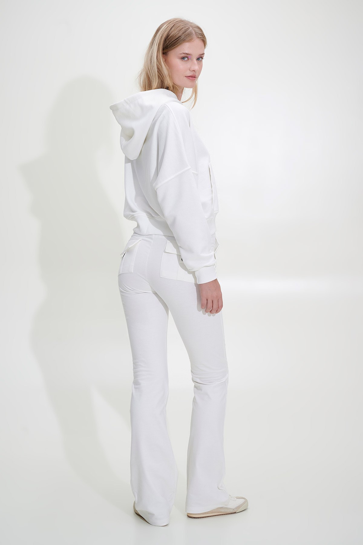 ΚΛΑΣΙΚΟ ΒΑΜΒΑΚΕΡΟ ΠΑΝΤΕΛΟΝΙ φωτογραφία