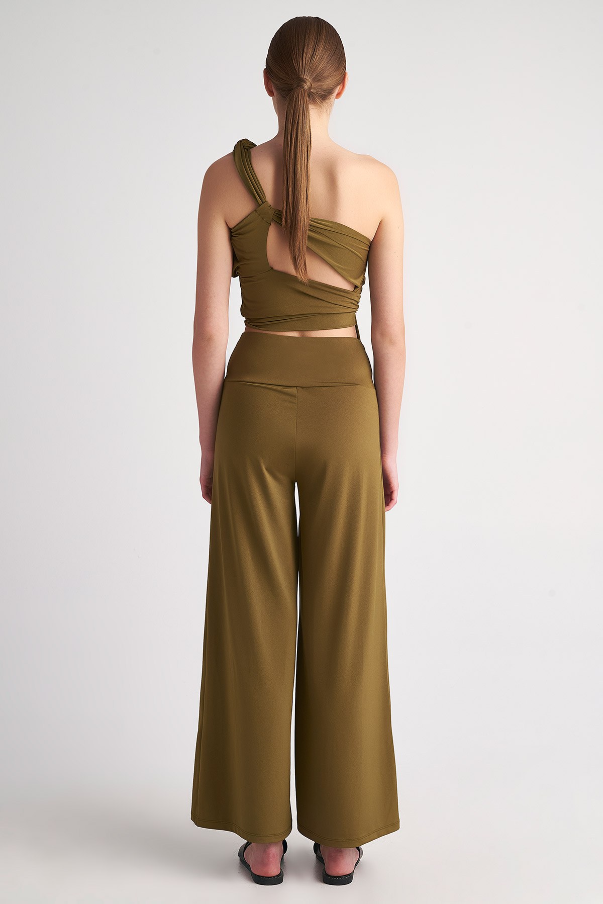 ΨΗΛΟΜΕΣΟ ΠΑΝΤΕΛΟΝΙ ΜΕ ΦΑΡΔΥ ΛΑΣΤΙΧΟ ΣΤΗ ΜΕΣΗ φωτογραφία