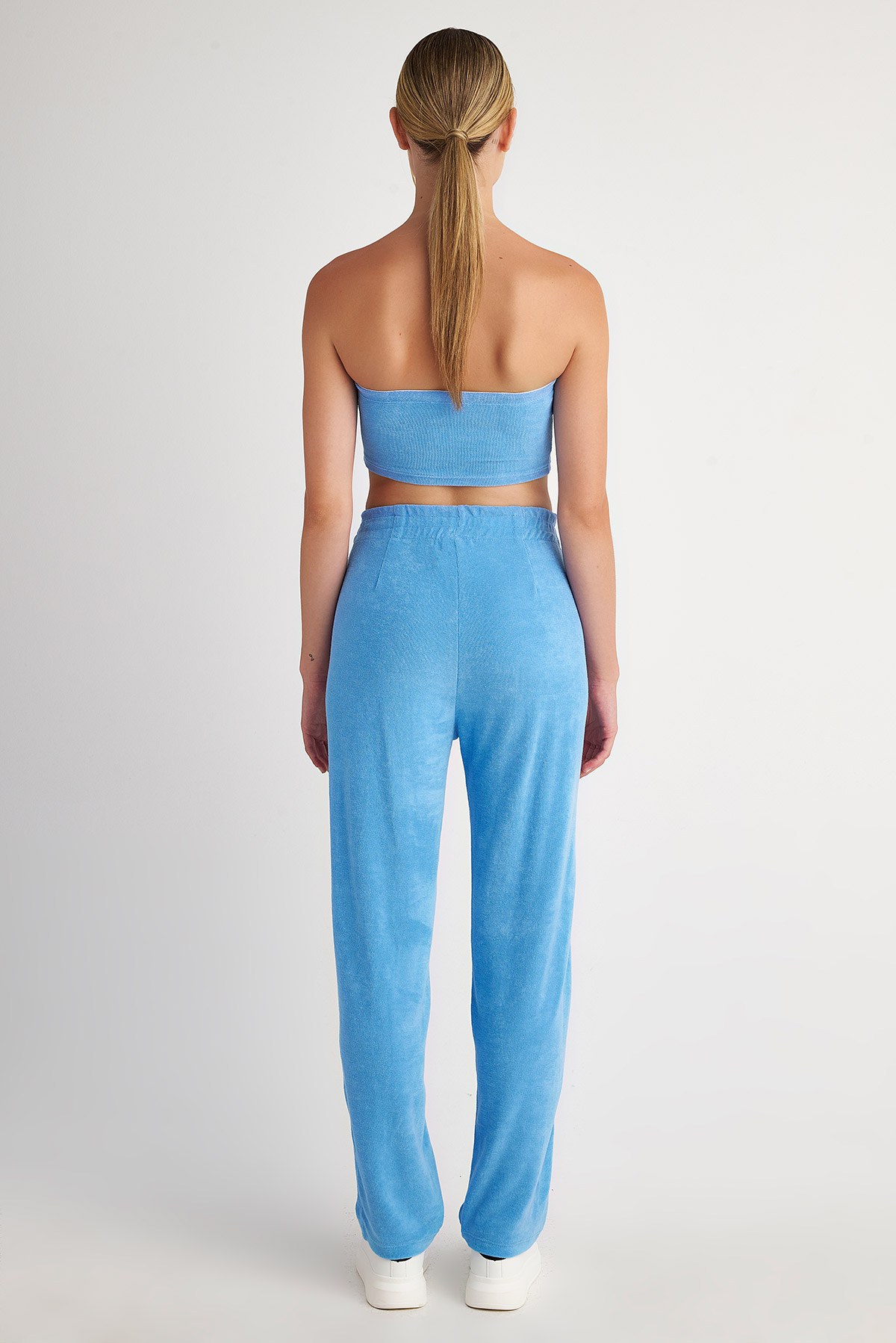 ΠΕΤΣΕΤΕ ΠΑΝΤΕΛΟΝΙ ΣΕ ΙΣΙΑ ΓΡΑΜΜΗ φωτογραφία