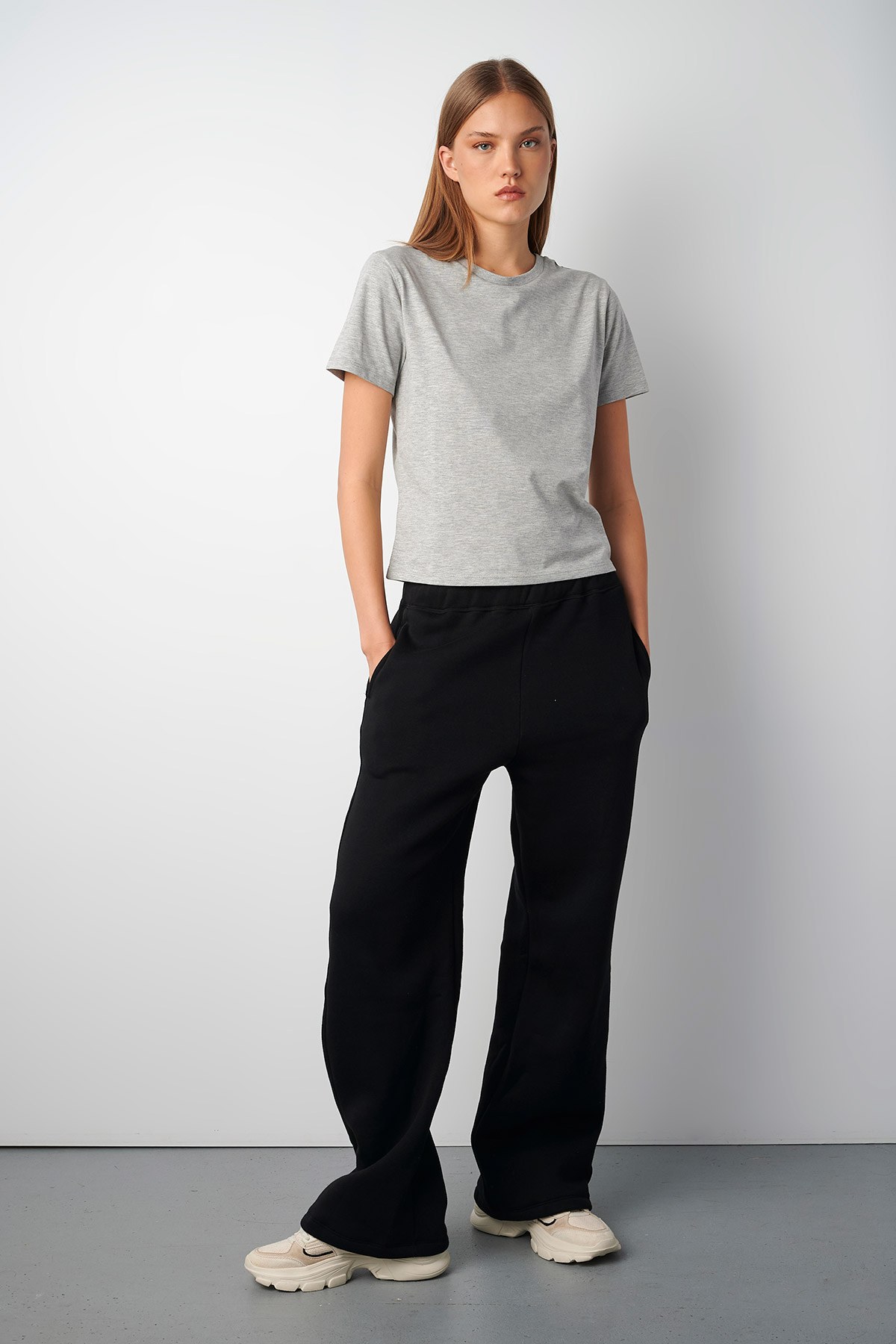 BASIC ΜΠΛΟΥΖΑ ΣΕ ΦΑΡΔΙΑ ΓΡΑΜΜΗ ΑΠΟ ΟΡΓΑΝΙΚΟ ΒΑΜΒΑΚΙ φωτογραφία