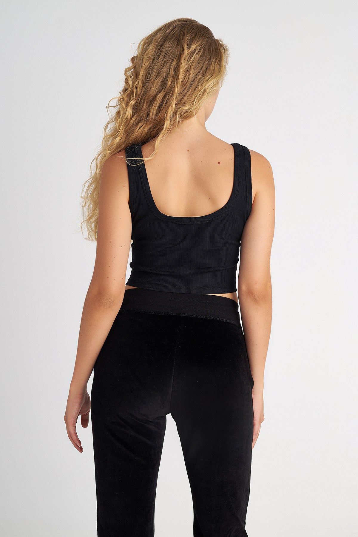 ΚΟΝΤΟ ΕΛΑΣΤΙΚΟ ΡΙΜΠ ΤΟΠ ΜΕ ΤΙΡΑΝΤΕΣ φωτογραφία