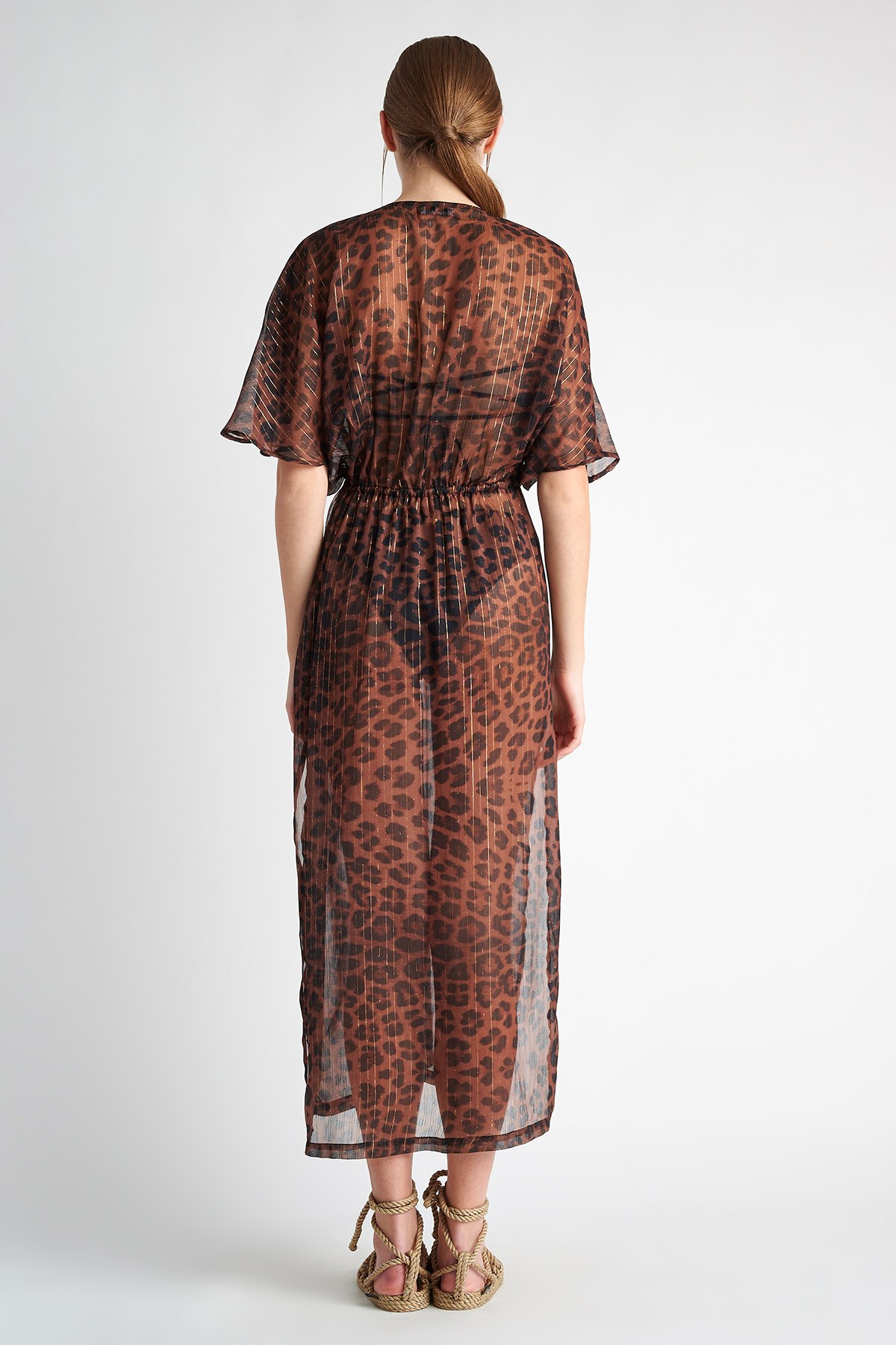 ΔΙΑΦΑΝΟ ΜΑΚΡΥ ΦΟΡΕΜΑ ΜΕ ΛΕΟΠΑΡ ΤΥΠΩΜΑ φωτογραφία