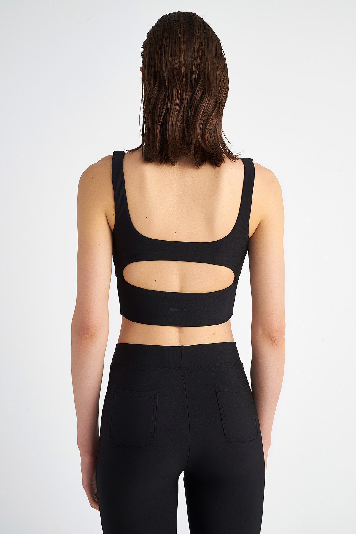 ΚΟΝΤΟ ΤΟΠ / ΜΠΟΥΣΤΑΚΙ ΓΥΜΝΑΣΤΙΚΗΣ ΜΕ ΑΝΟΙΓΜΑΤΑ φωτογραφία