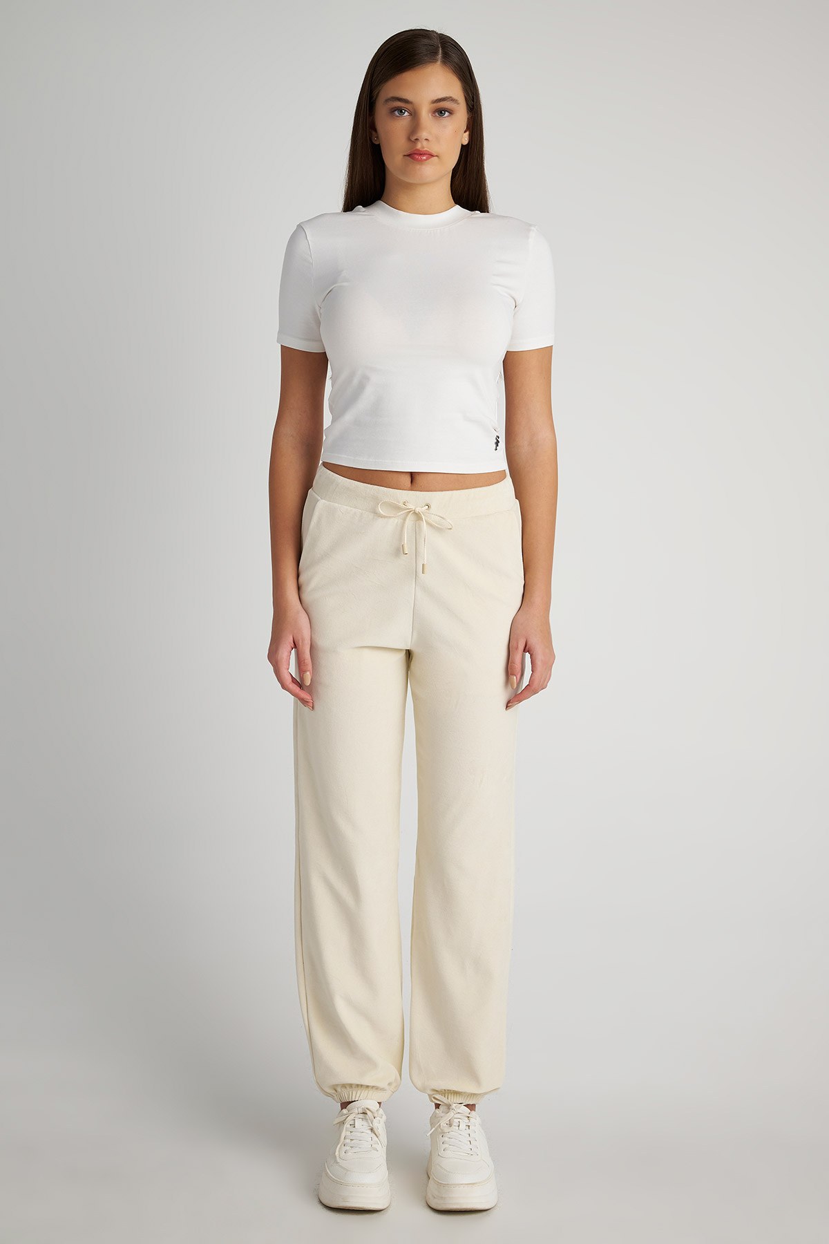 ΒΕΛΟΥΤΕ ΠΑΝΤΕΛΟΝΙ ΜΕ ΛΑΣΤΙΧΟ ΣΤΟΝ ΑΣΤΡΑΓΑΛΟ φωτογραφία