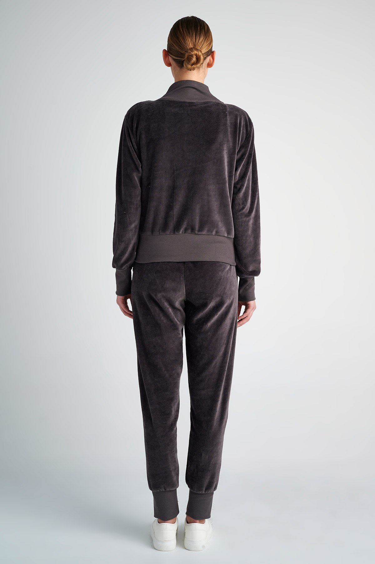 ΒΕΛΟΥΤΕ ΠΑΝΤΕΛΟΝΙ ΜΕ ΦΑΡΔΥ ΛΑΣΤΙΧΟ ΣΤΟΝ ΑΣΤΡΑΓΑΛΟ φωτογραφία