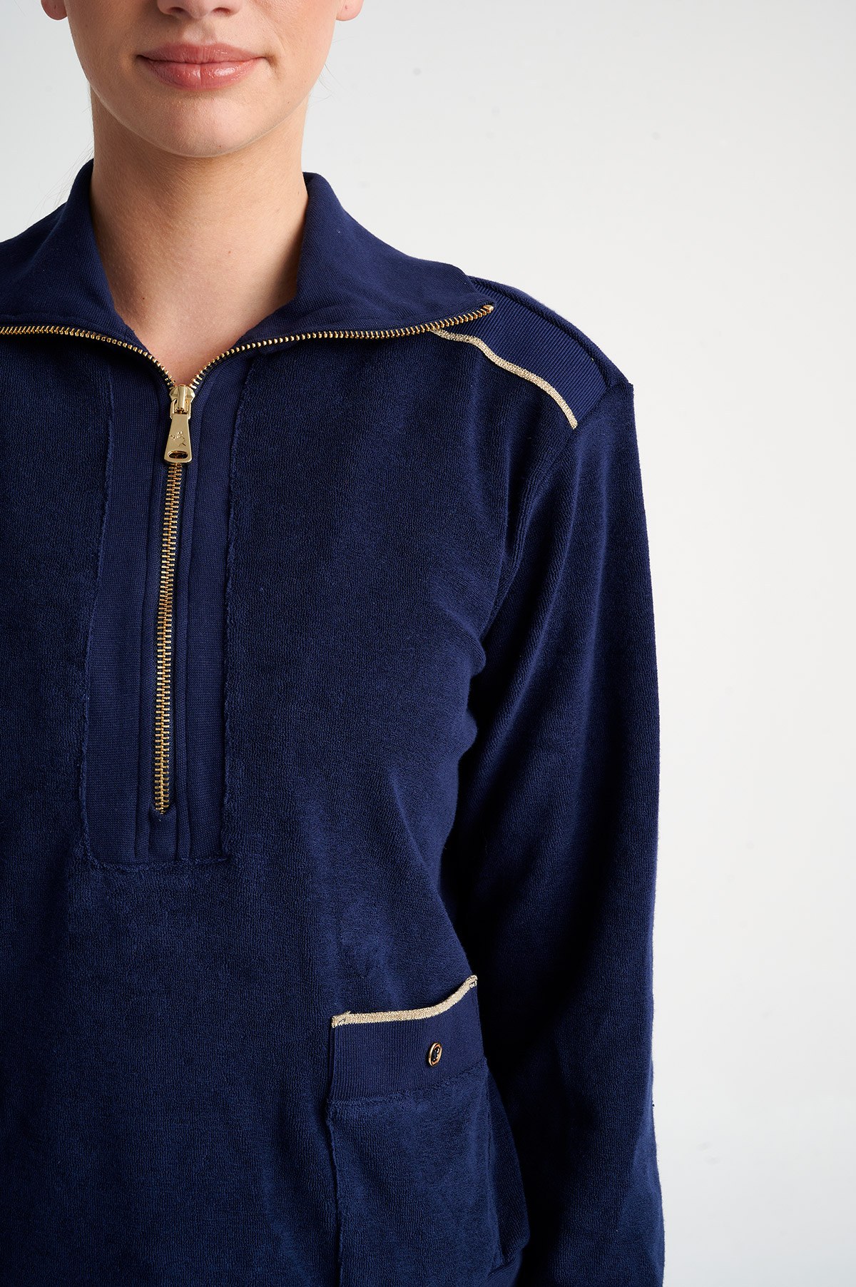 ΠΕΤΣΕΤΕ ΜΑΚΡΥΜΑΝΙΚΗ ΜΠΛΟΥΖΑ ΜΕ ΦΕΡΜΟΥΑΡ φωτογραφία