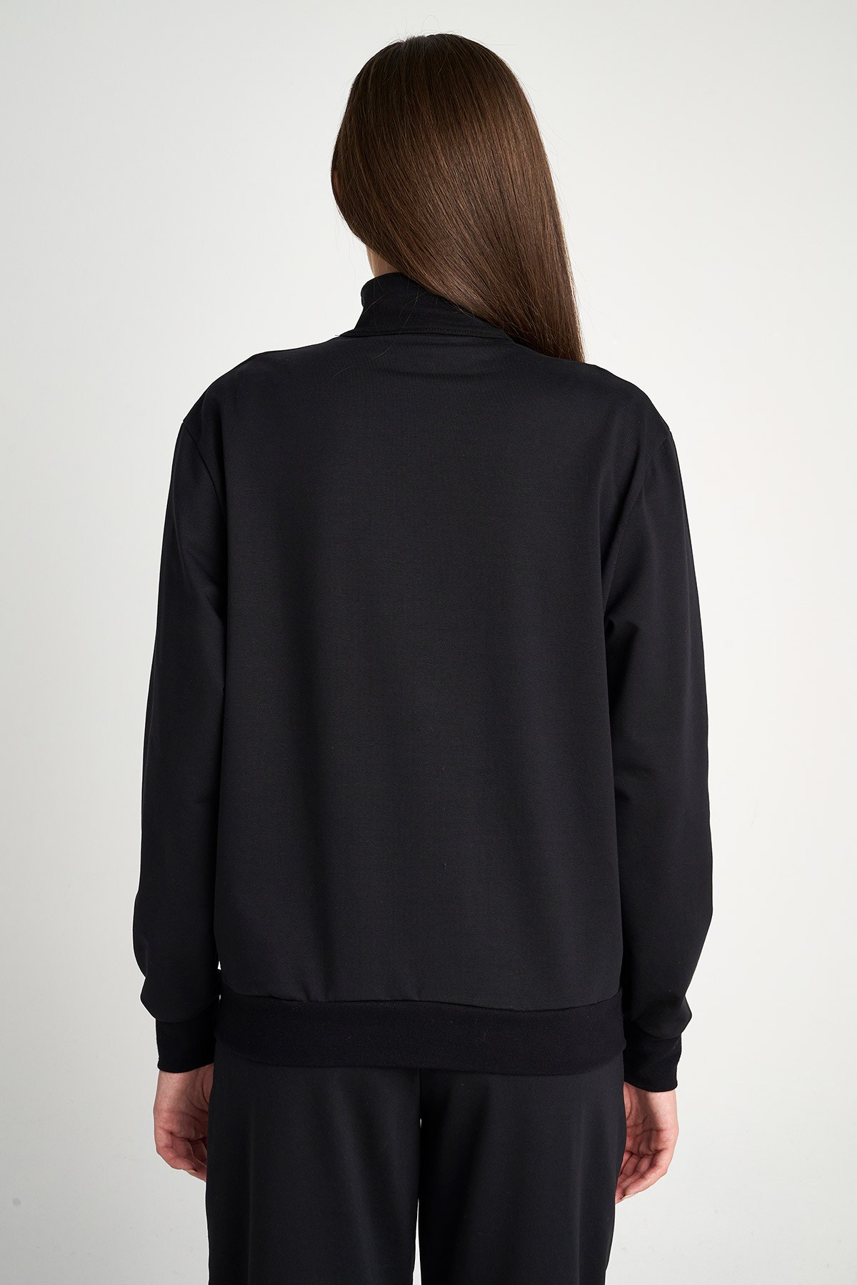 ΒΑΜΒΑΚΕΡΗ ΦΟΥΤΕΡ ΖΑΚΕΤΑ ΜΕ ΨΗΛΟ ΓΙΑΚΑ φωτογραφία