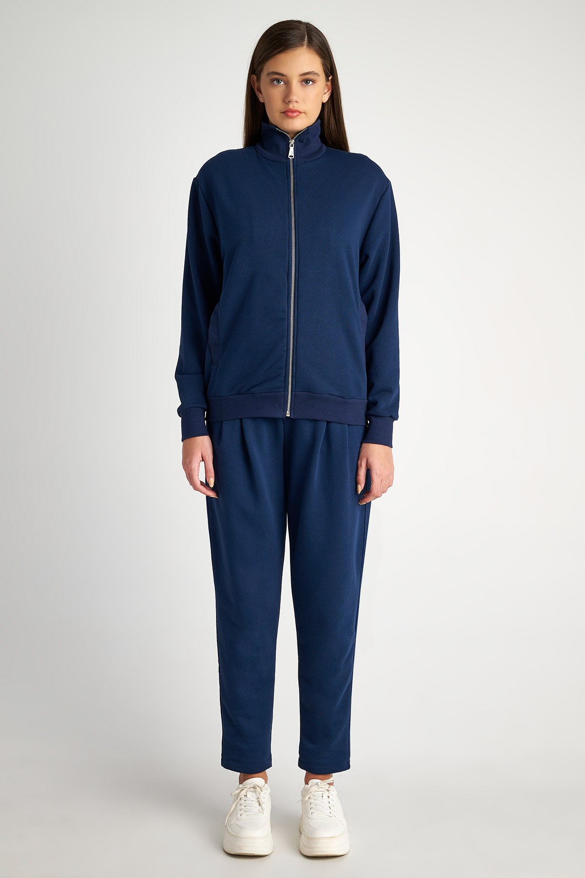 ΒΑΜΒΑΚΕΡΗ ΦΟΥΤΕΡ ΖΑΚΕΤΑ ΜΕ ΨΗΛΟ ΓΙΑΚΑ φωτογραφία