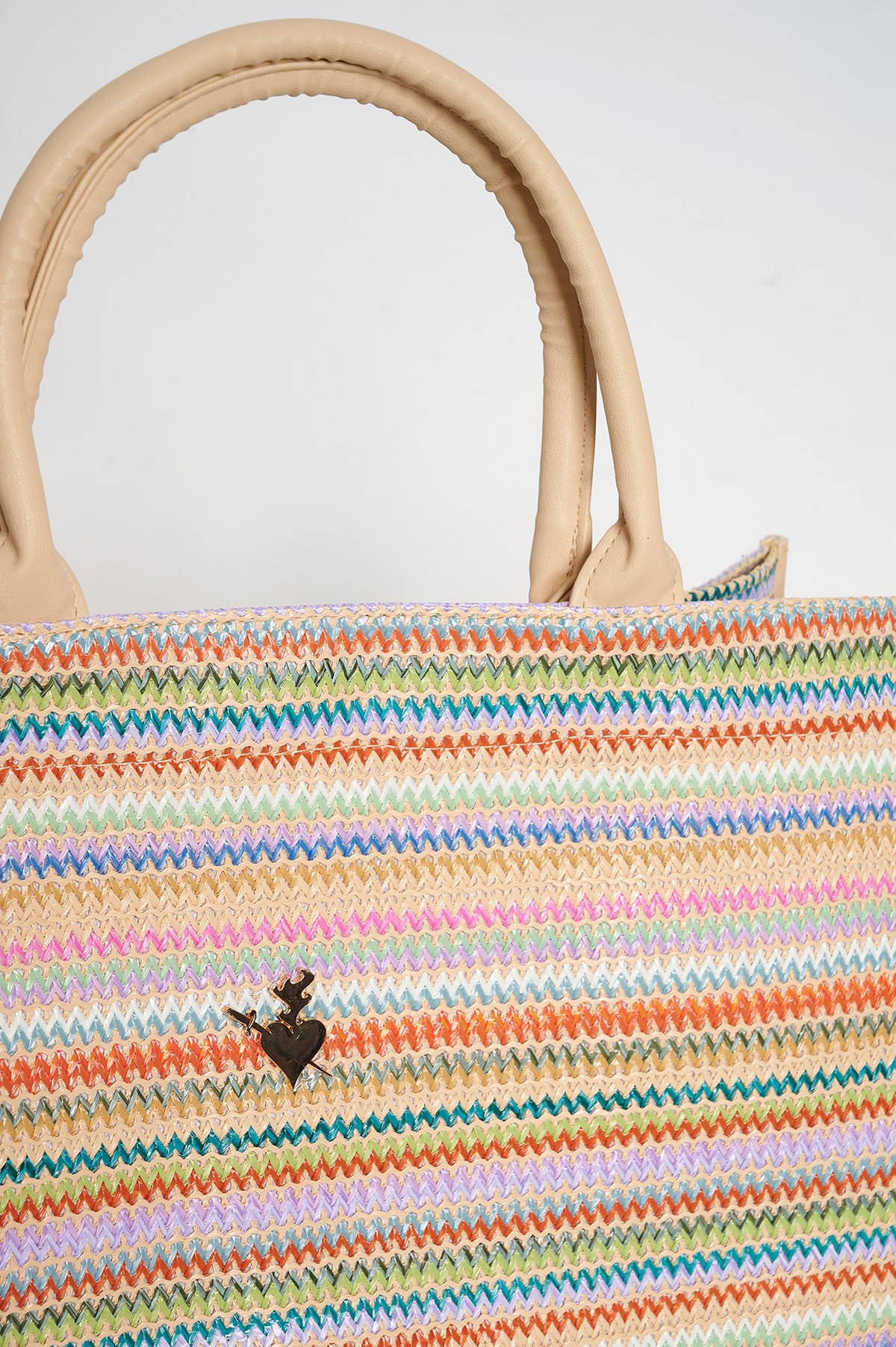 ΨΑΘΙΝΗ ΤΣΑΝΤΑ SHOPPER ΜΕ ΠΟΛΥΧΡΩΜΟ ΤΥΠΩΜΑ φωτογραφία