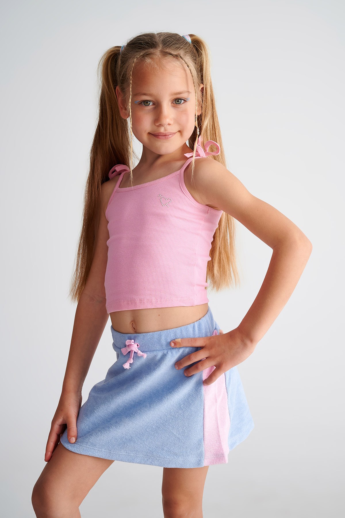 ΔΙΧΡΩΜΗ ΠΑΙΔΙΚΗ ΠΕΤΣΕΤΕ ΜΙΝΙ ΦΟΥΣΤΑ φωτογραφία