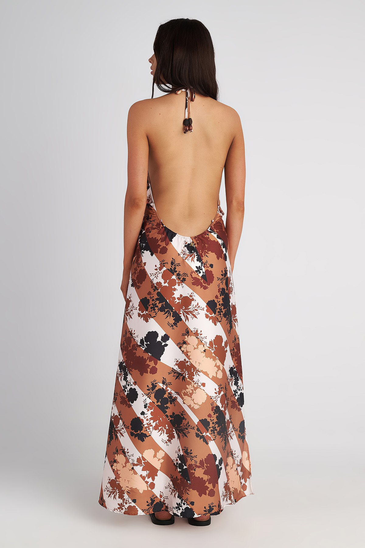 ΣΑΤΕΝ ΜΑΚΡΥ ΦΟΡΕΜΑ ΜΕ ΤΥΠΩΜΑ φωτογραφία