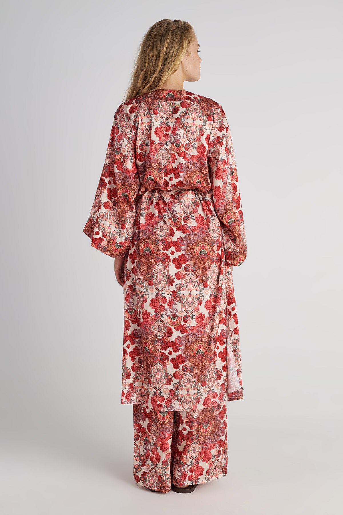 ΣΑΤΕΝ ΜΑΚΡΥ ΚΡΟΥΑΖΕ ΦΟΡΕΜΑ/ΚΑΦΤΑΝΙ ΜΕ ΖΩΝΗ φωτογραφία