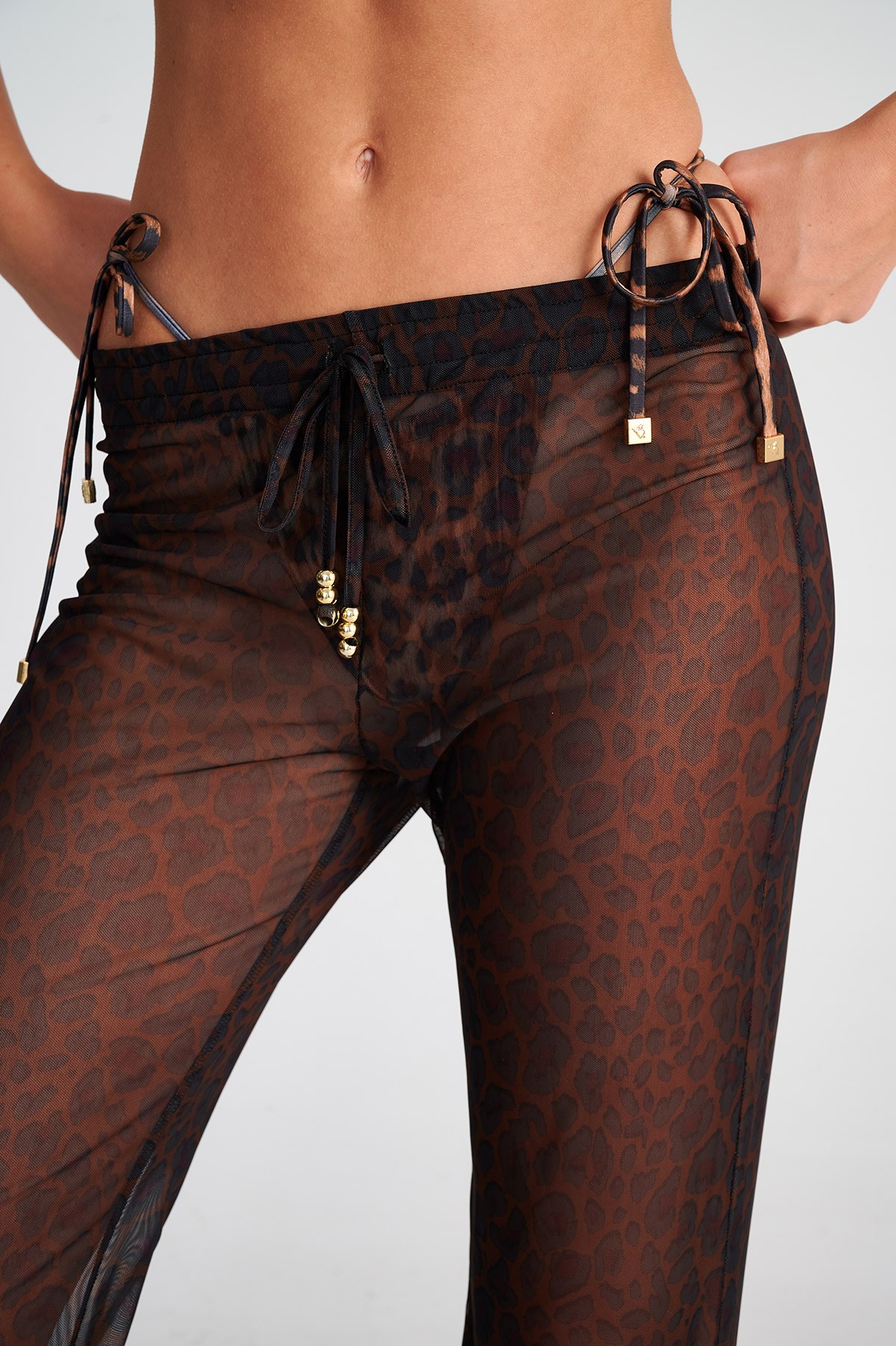 ΔΙΑΦΑΝΟ ΠΑΝΤΕΛΟΝΙ ΜΕ ΛΕΟΠΑΡ ΤΥΠΩΜΑ φωτογραφία