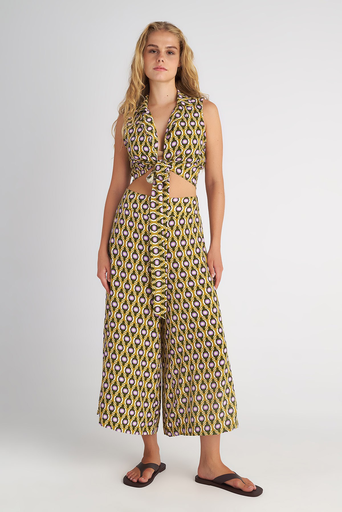 ΣΑΤΕΝ ΨΗΛΟΜΕΣΗ WIDE LEG ΚΑΠΡΙ ΠΑΝΤΕΛΟΝΑ ΜΕ ΤΥΠΩΜΑ