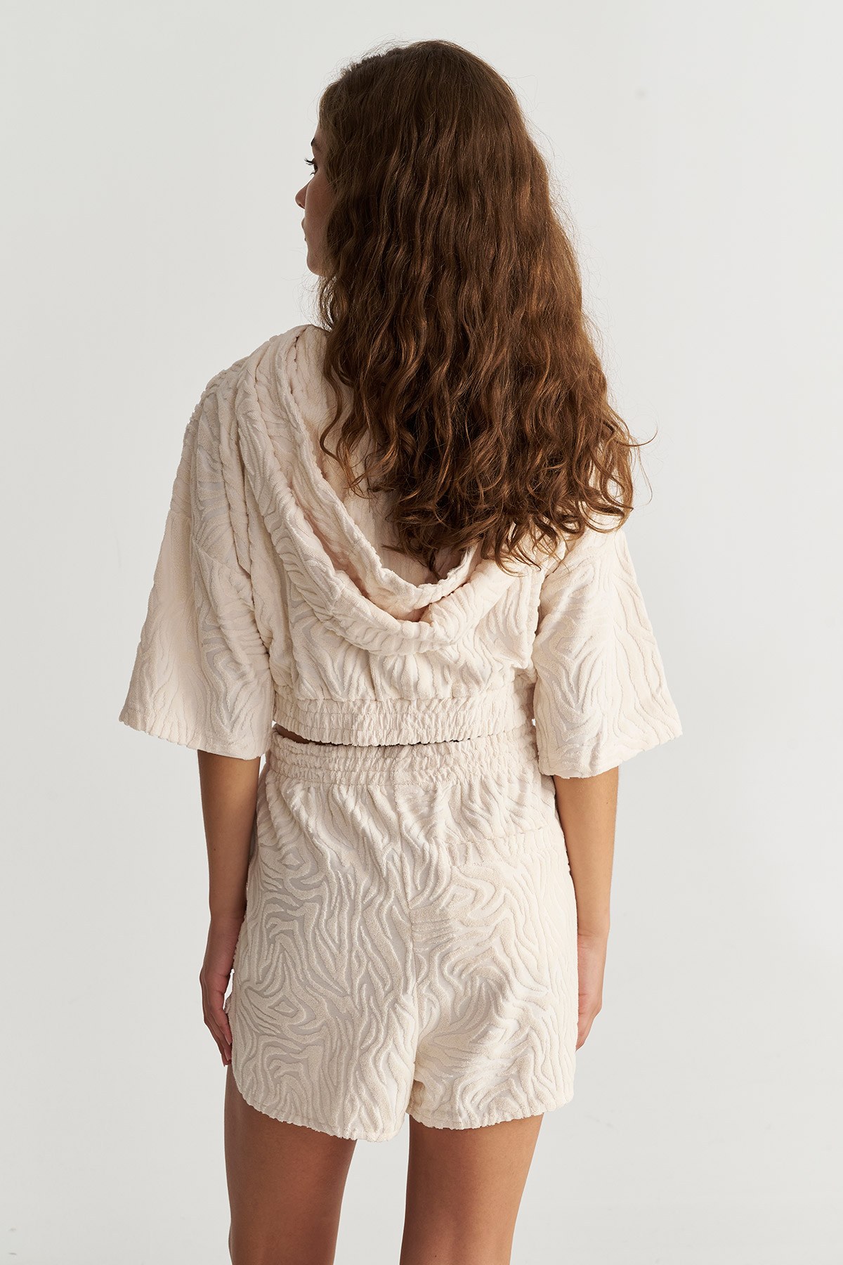 ΚΟΝΤΟ ΠΕΤΣΕΤΕ ΣΟΡΤΣ ΜΕ ΑΝΑΓΛΥΦΑ ΣΧΕΔΙΑ φωτογραφία