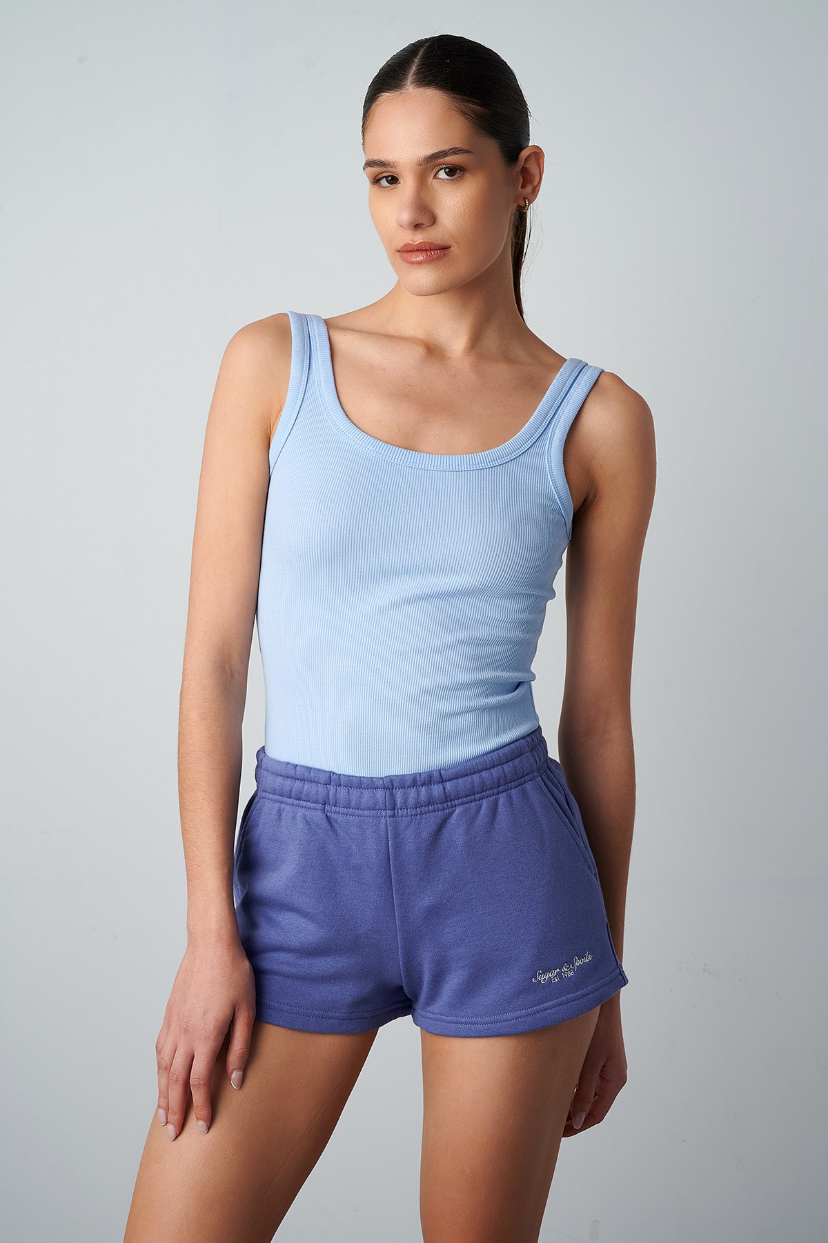 ΒΑΜΒΑΚΕΡΗ ΑΜΑΝΙΚΗ ΕΛΑΣΤΙΚΗ ΡΙΜΠ ΜΠΛΟΥΖΑ φωτογραφία