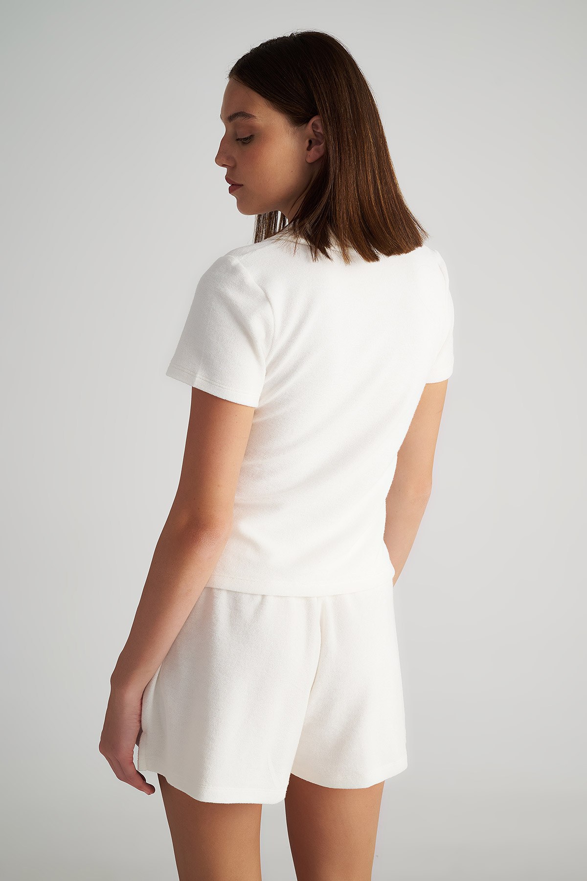 ΜΟΝΟΧΡΩΜΗ ΠΕΤΣΕΤΕ ΜΠΛΟΥΖΑ ΜΕ ΓΙΑΚΑ φωτογραφία