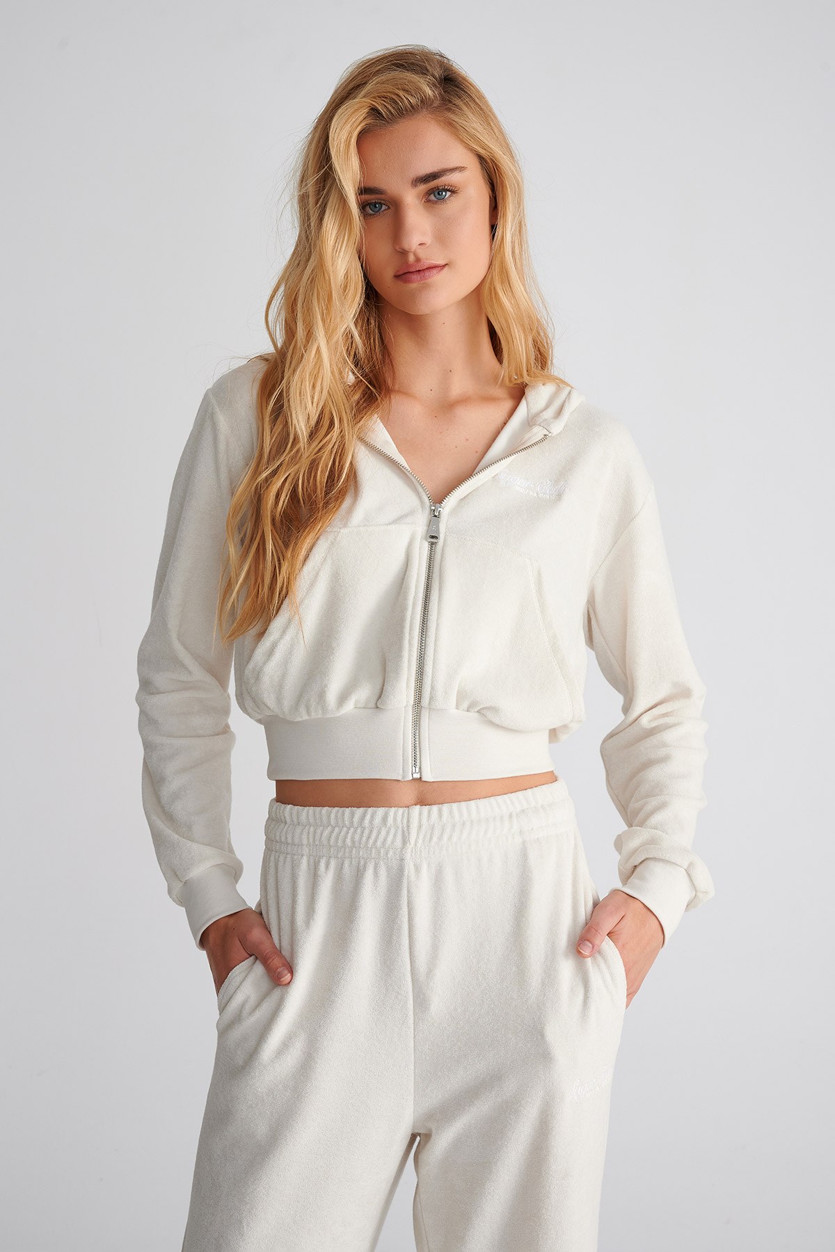 ΚΟΝΤΗ ΠΕΤΣΕΤΕ ΖΑΚΕΤΑ ΜΕ ΚΟΥΚΟΥΛΑ