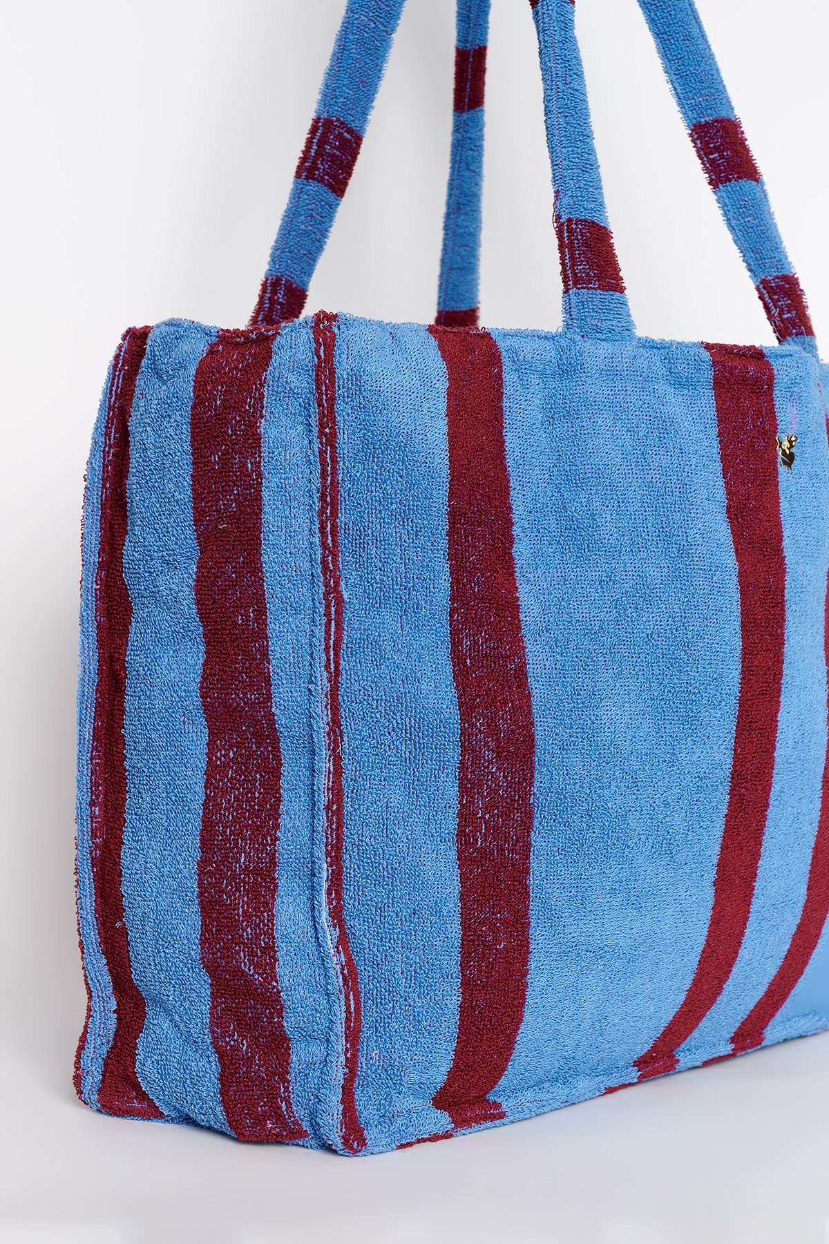 ΠΕΤΣΕΤΕ ΤΣΑΝΤΑ ΘΑΛΑΣΣΗΣ ΩΜΟΥ ΜΕ ΡΙΓΕΣ φωτογραφία