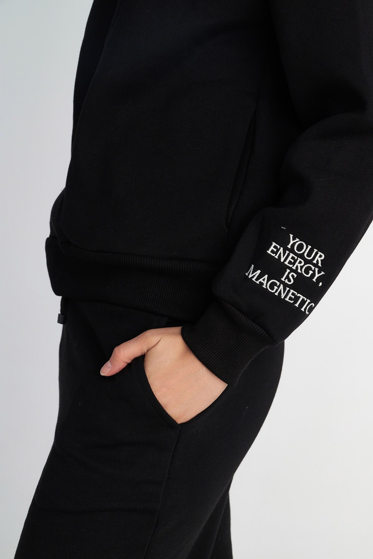 ΒΑΜΒΑΚΕΡΗ OVERSIZED ΦΟΥΤΕΡ ΜΠΛΟΥΖΑ ΜΕ ΚΟΥΚΟΥΛΑ ΚΑΙ ΦΛΙΣ ΕΠΕΝΔΥΣΗ φωτογραφία