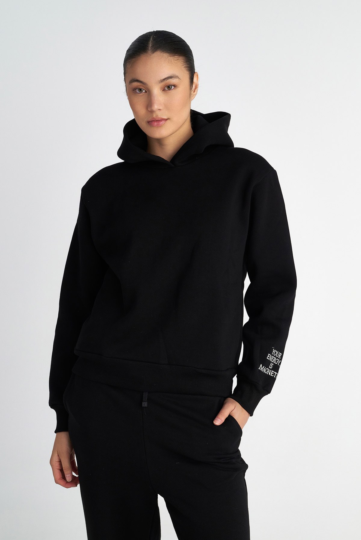 ΒΑΜΒΑΚΕΡΗ OVERSIZED ΦΟΥΤΕΡ ΜΠΛΟΥΖΑ ΜΕ ΚΟΥΚΟΥΛΑ ΚΑΙ ΦΛΙΣ ΕΠΕΝΔΥΣΗ φωτογραφία