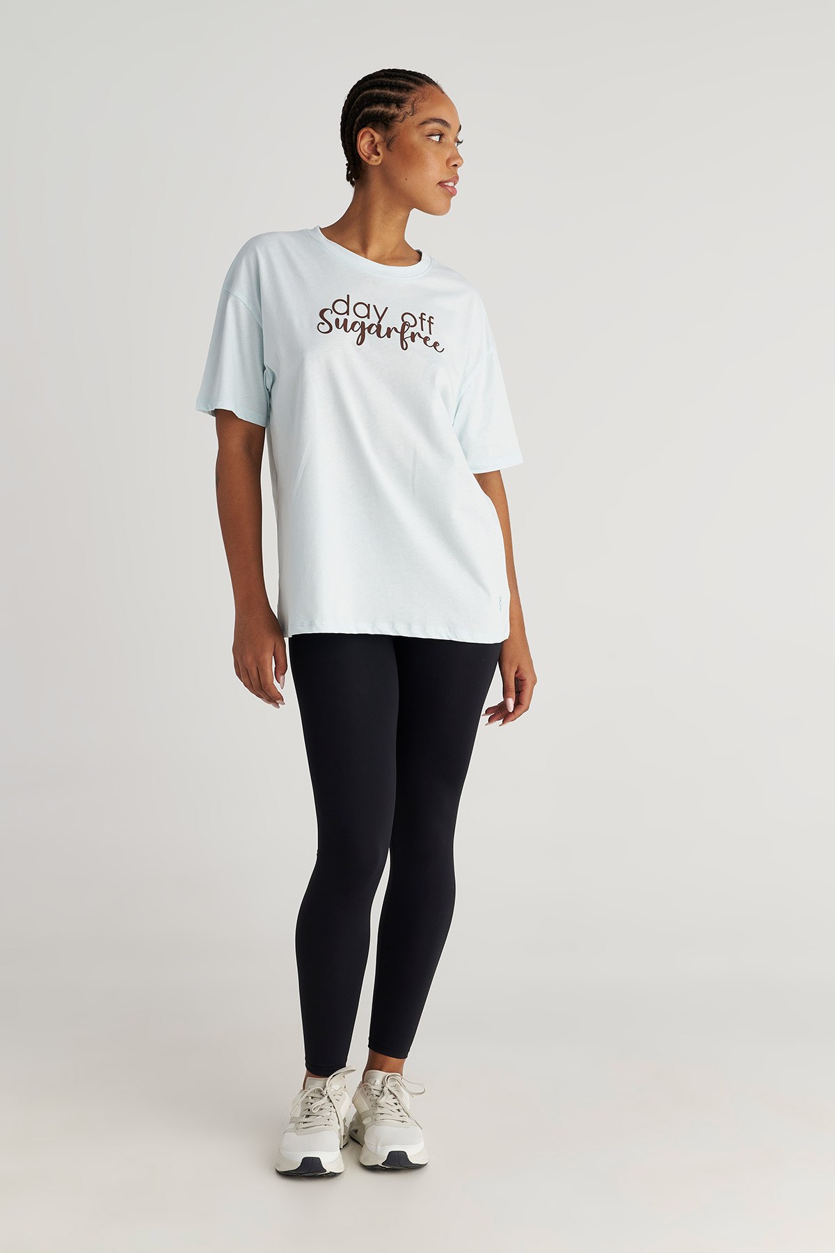 ΚΟΝΤΟΜΑΝΙΚΗ ΒΑΜΒΑΚΕΡΗ OVERSIZED ΜΠΛΟΥΖΑ ΜΕ ΤΥΠΩΜΑ φωτογραφία