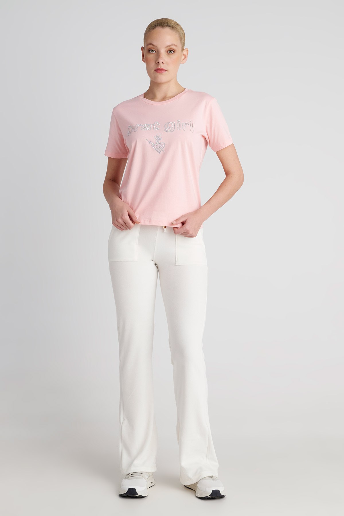 ΒΑΜΒΑΚΕΡΗ ΚΟΝΤΟΜΑΝΙΚΗ ΜΠΛΟΥΖΑ ΜΕ ΣΤΡΑΣ φωτογραφία