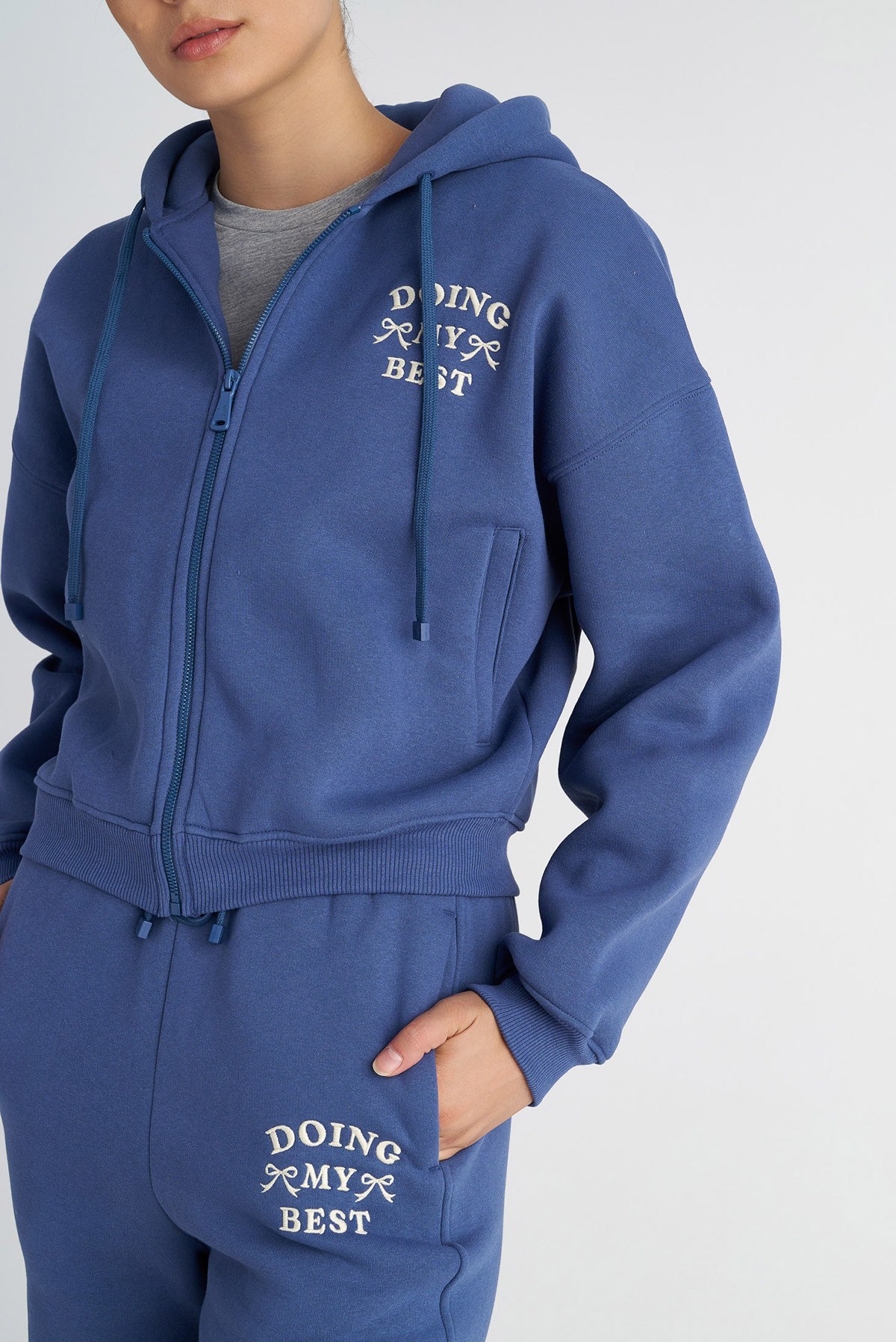 ΒΑΜΒΑΚΕΡΗ ΦΟΥΤΕΡ ΖΑΚΕΤΑ ME ΚΟΥΚΟΥΛΑ ΚΑΙ ΦΛΙΣ ΕΠΕΝΔΥΣΗ φωτογραφία