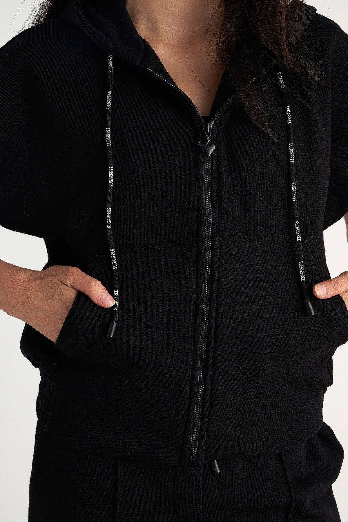 ΒΑΜΒΑΚΕΡΗ ΚΟΝΤΟΜΑΝΙΚΗ ΖΑΚΕΤΑ ΜΕ ΚΟΥΚΟΥΛΑ φωτογραφία