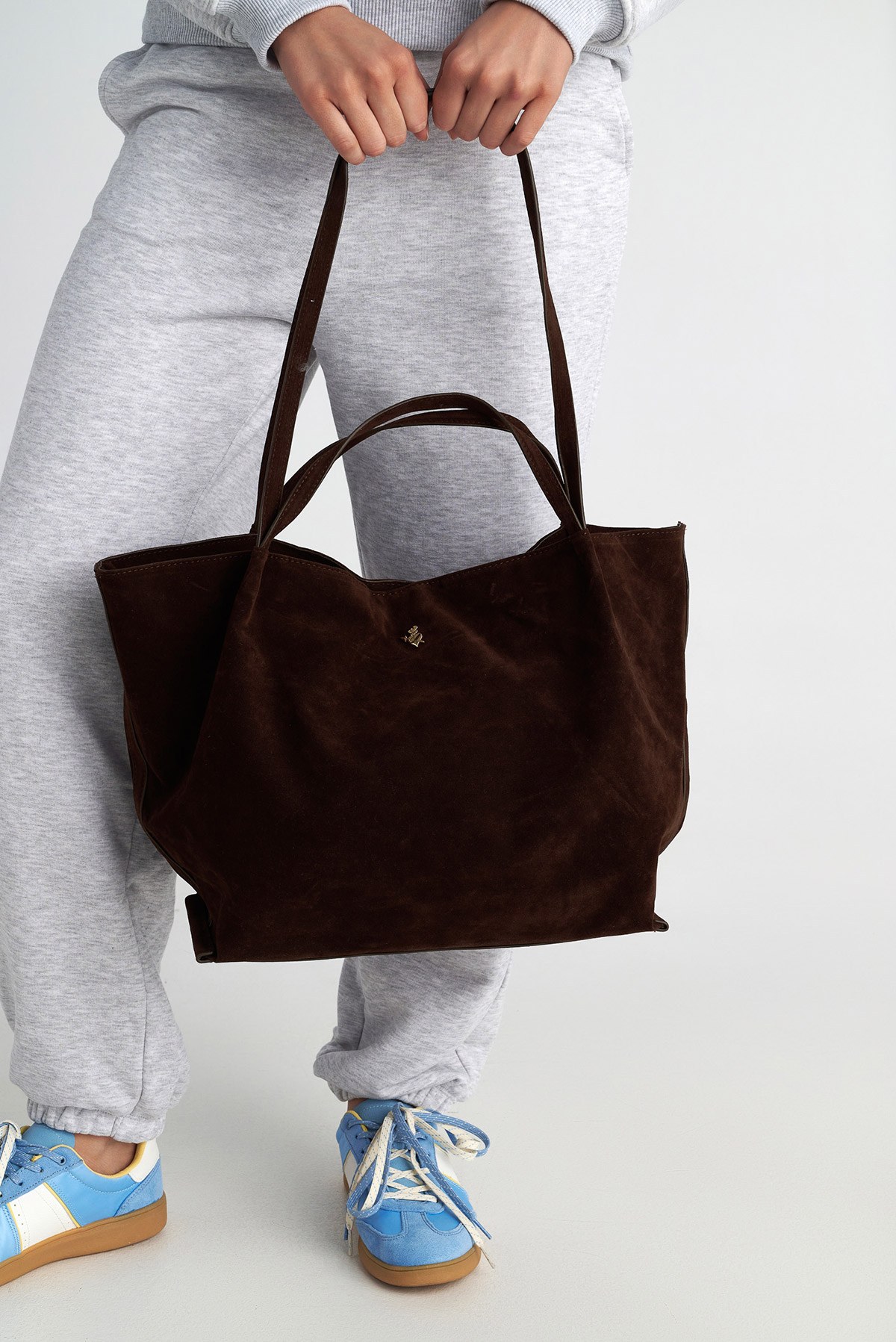 ΜΟΝΟΧΡΩΜΗ ΤΣΑΝΤΑ SHOPPER φωτογραφία