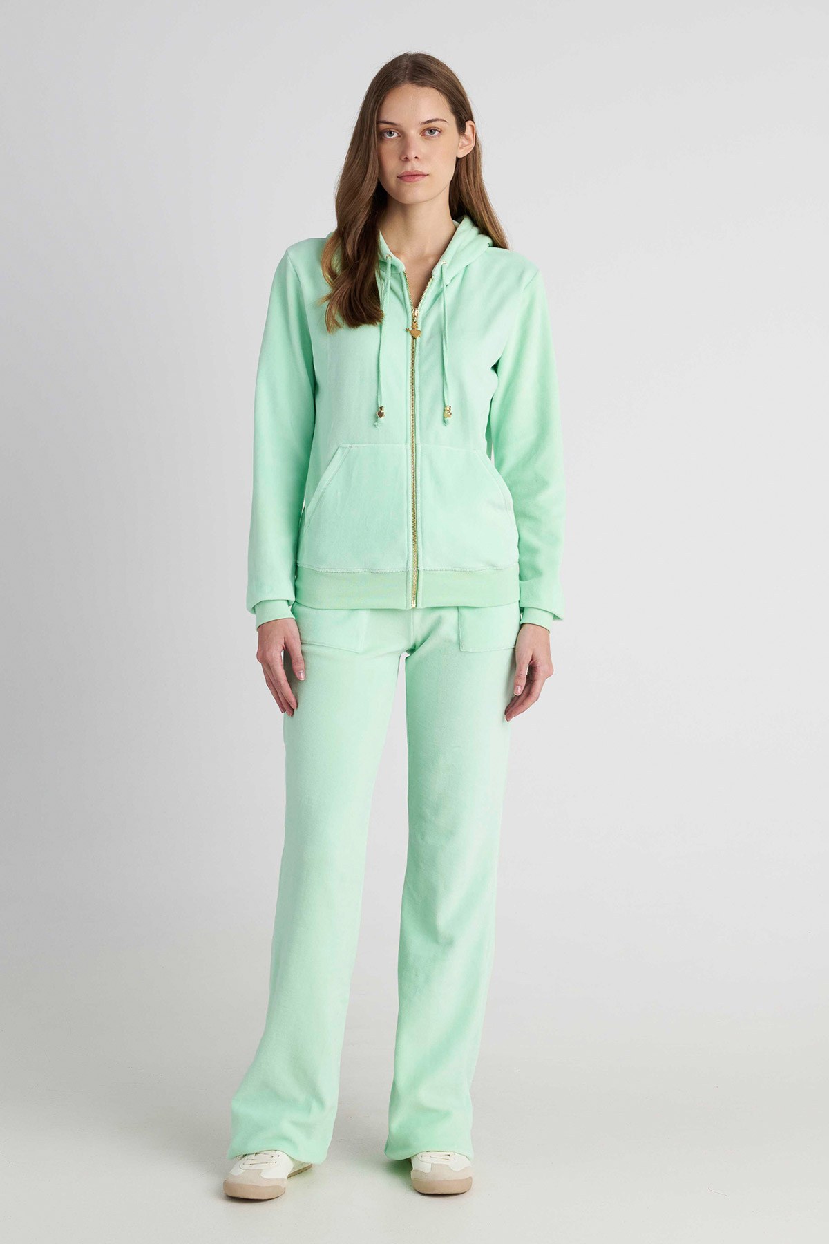 ΚΛΑΣΙΚΟ ΒΕΛΟΥΤΕ ΠΑΝΤΕΛΟΝΙ