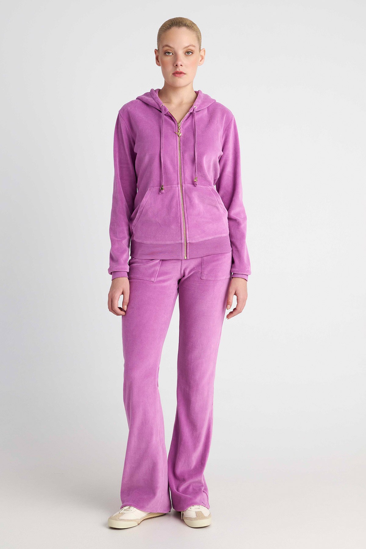 ΚΛΑΣΙΚΟ ΒΕΛΟΥΤΕ ΠΑΝΤΕΛΟΝΙ