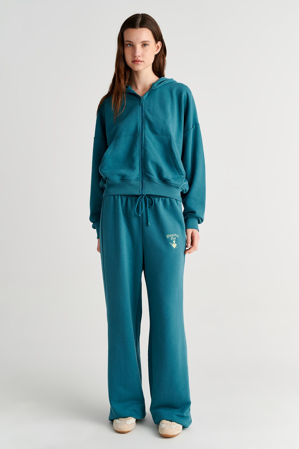 FLARED ΨΗΛΟΜΕΣΟ ΒΑΜΒΑΚΕΡΟ ΠΑΝΤΕΛΟΝΙ ΜΕ ΚΕΝΤΗΜΑ