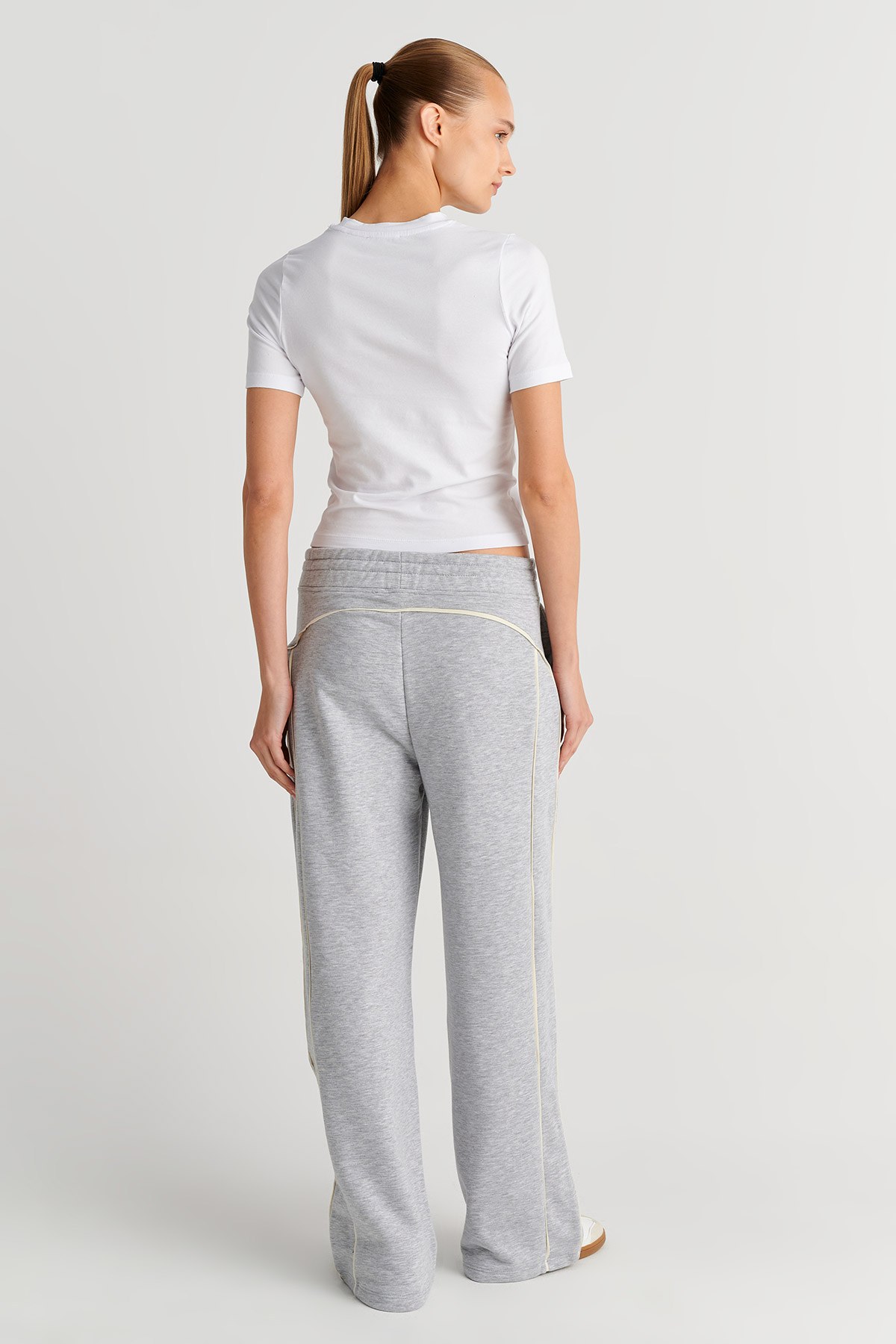 ΚΟΝΤΟΜΑΝΙΚΗ ΒΑΜΒΑΚΕΡΗ ΜΠΛΟΥΖΑ ΜΕ ΣΤΡΑΣ ΜΕ ΣΧΕΔΙΟ ΑΣΤΕΡΙ φωτογραφία