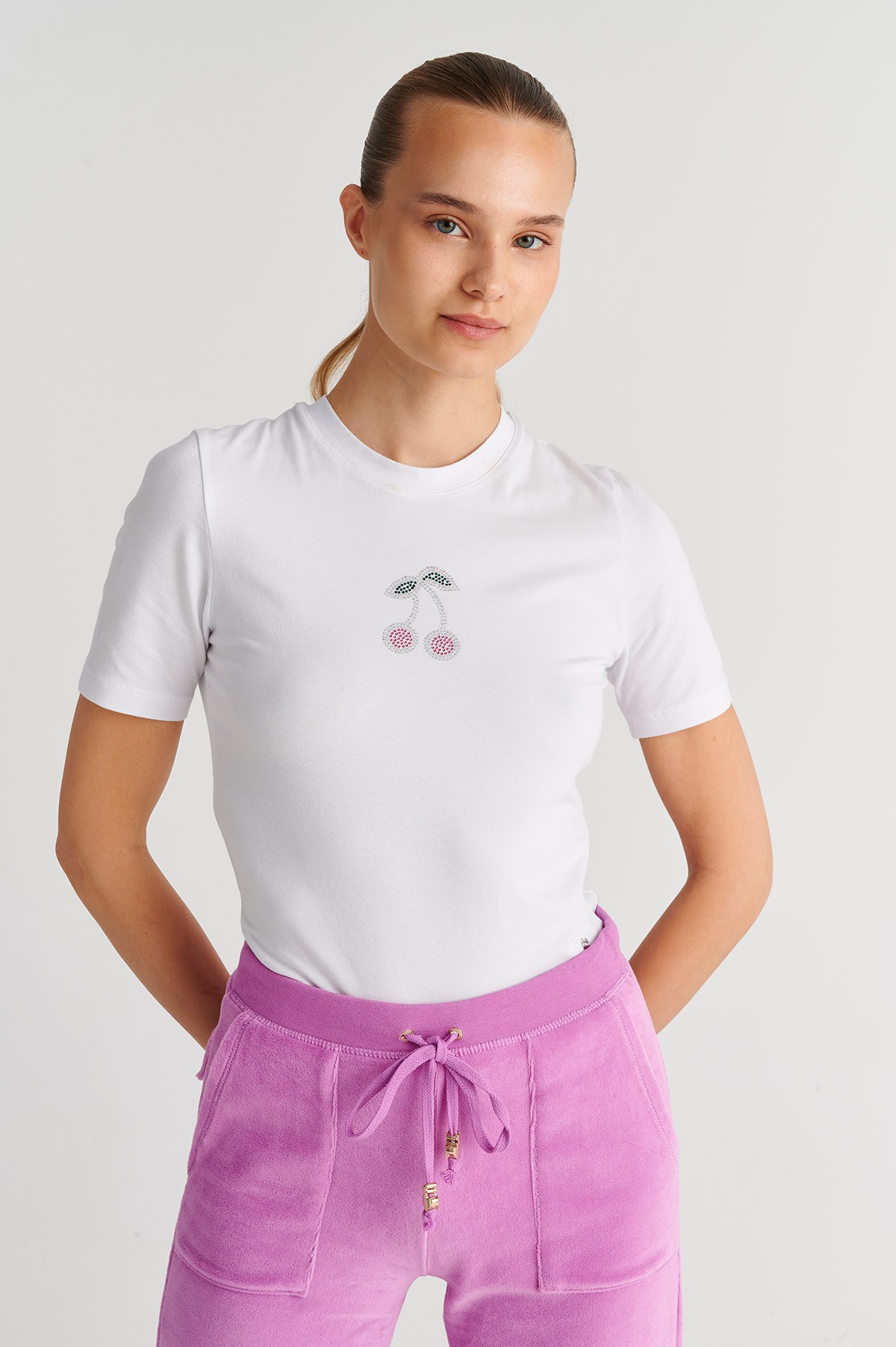 ΚΟΝΤΟΜΑΝΙΚΗ ΒΑΜΒΑΚΕΡΗ ΜΠΛΟΥΖΑ ΜΕ ΠΟΛΥΧΡΩΜΑ ΣΤΡΑΣ