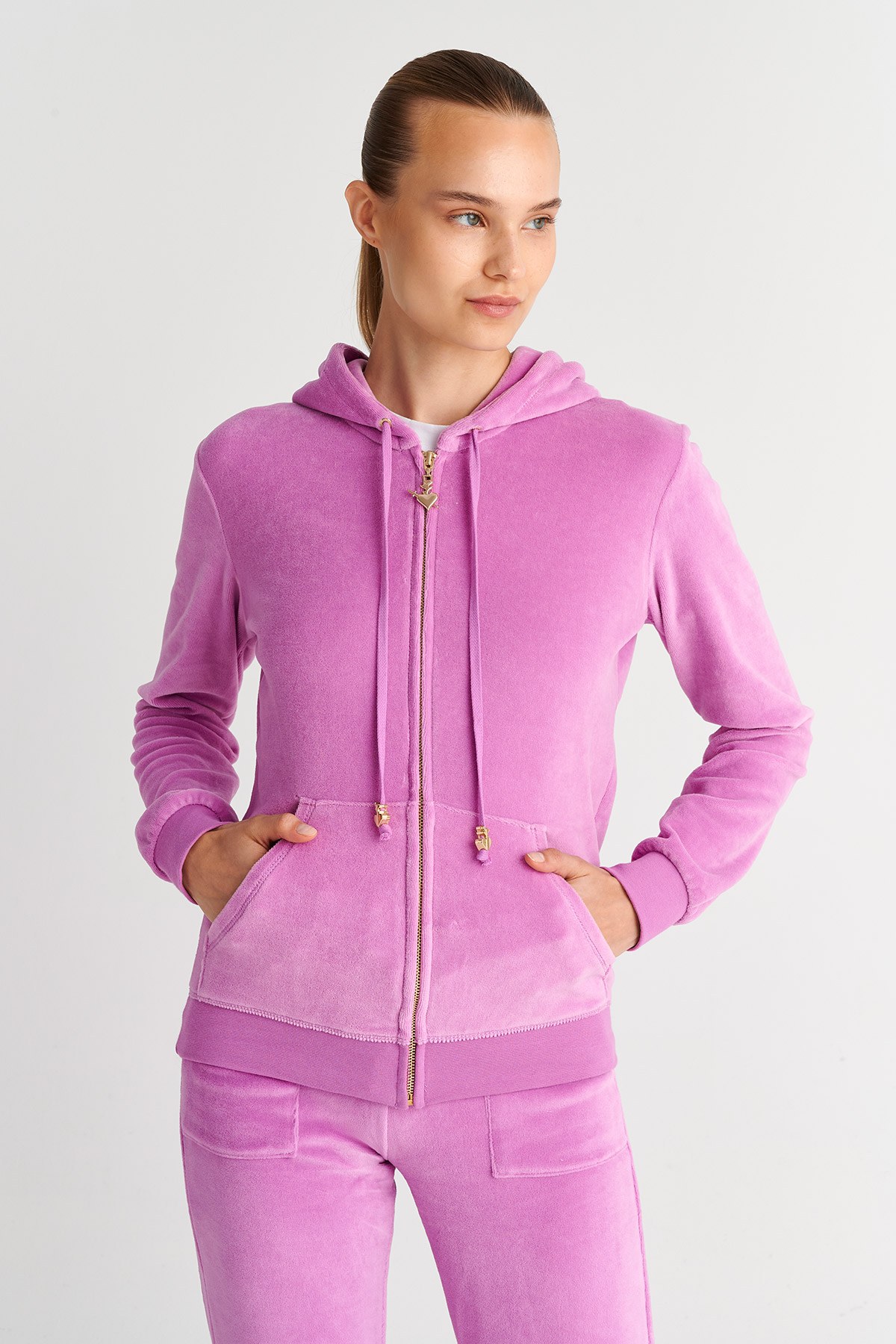 ΚΛΑΣΙΚΗ ΒΕΛΟΥΤΕ ΖΑΚΕΤΑ ΜΕ ΚΟΥΚΟΥΛΑ